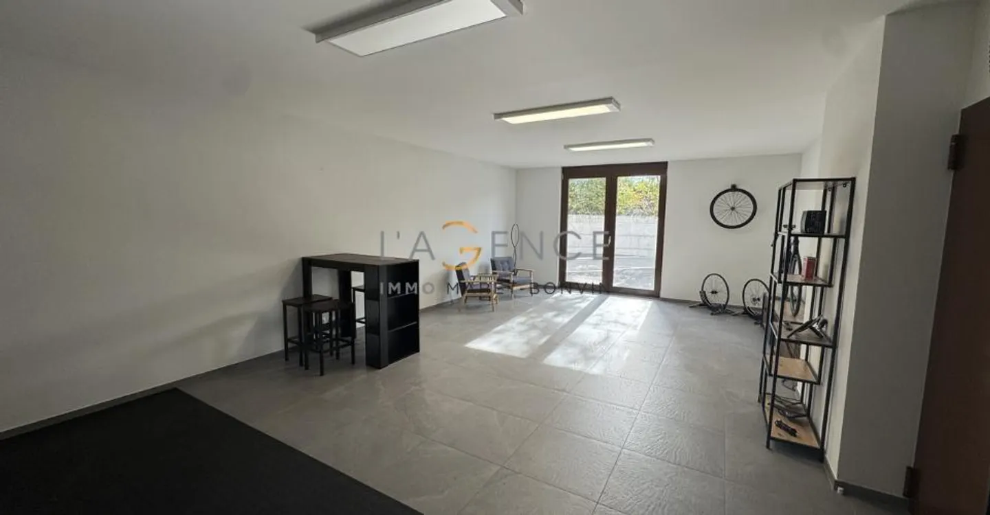 Commercial space of 50 m² ideally located in Savièse - Photo 2 of 7