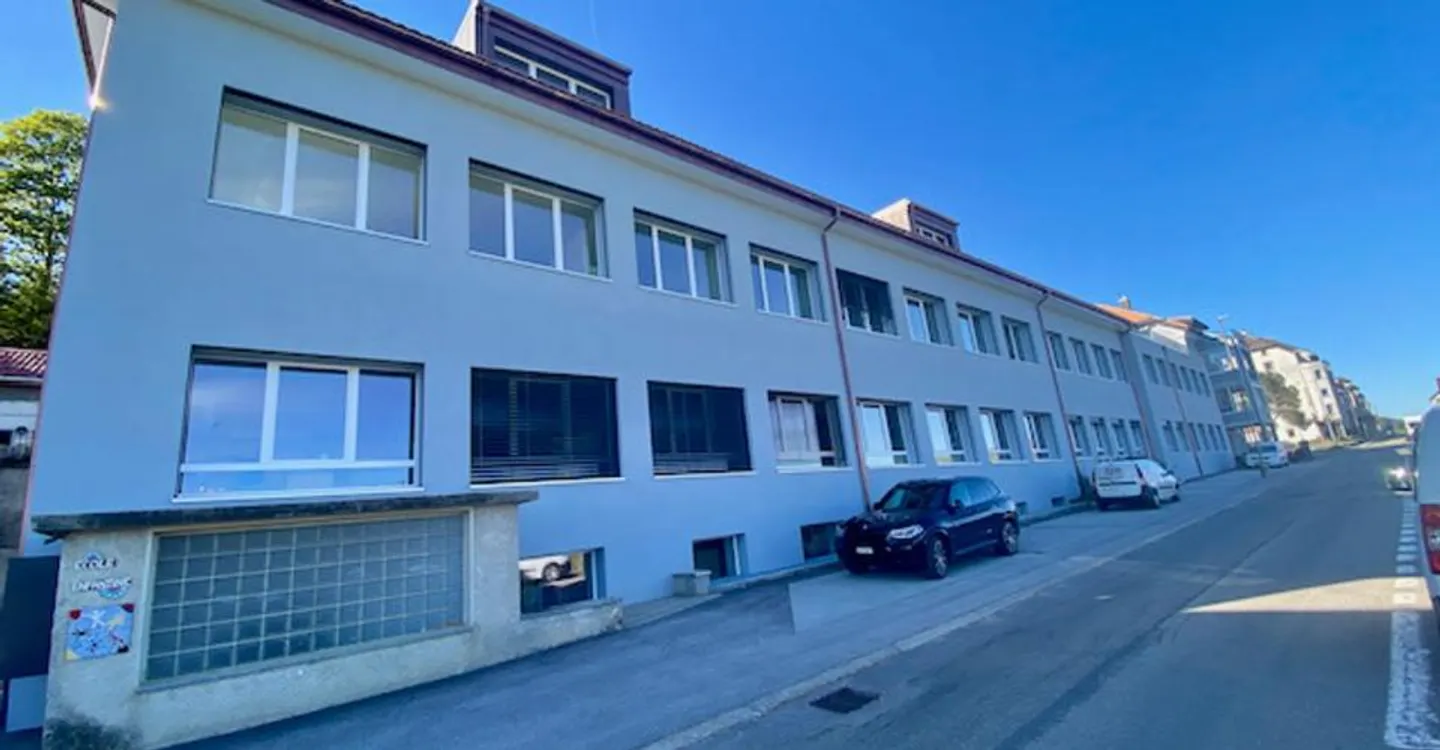 FOR RENT OR FOR SALE, commercial space with independent entrance - Photo 2 of 10