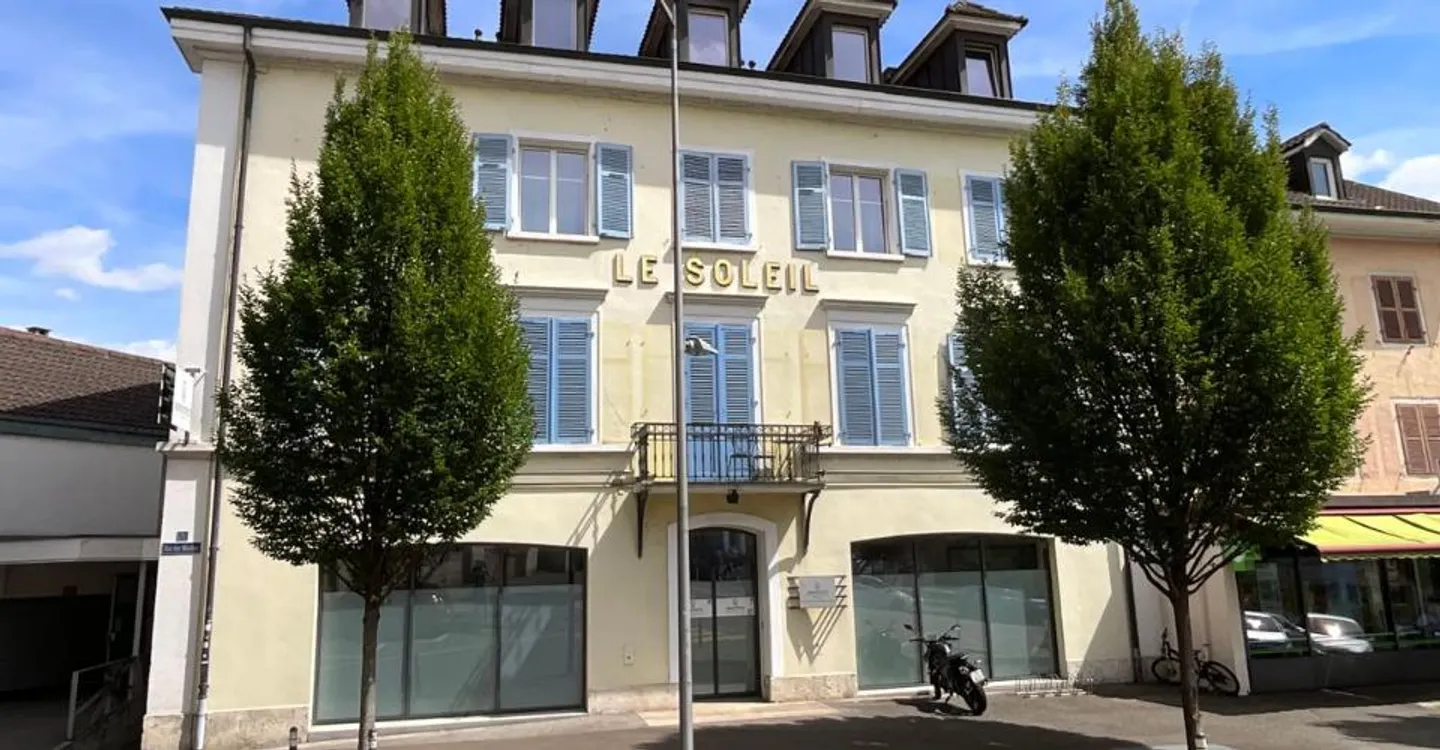 Premises with shop windows ideally located in the heart of Delémont - Photo 7 of 9