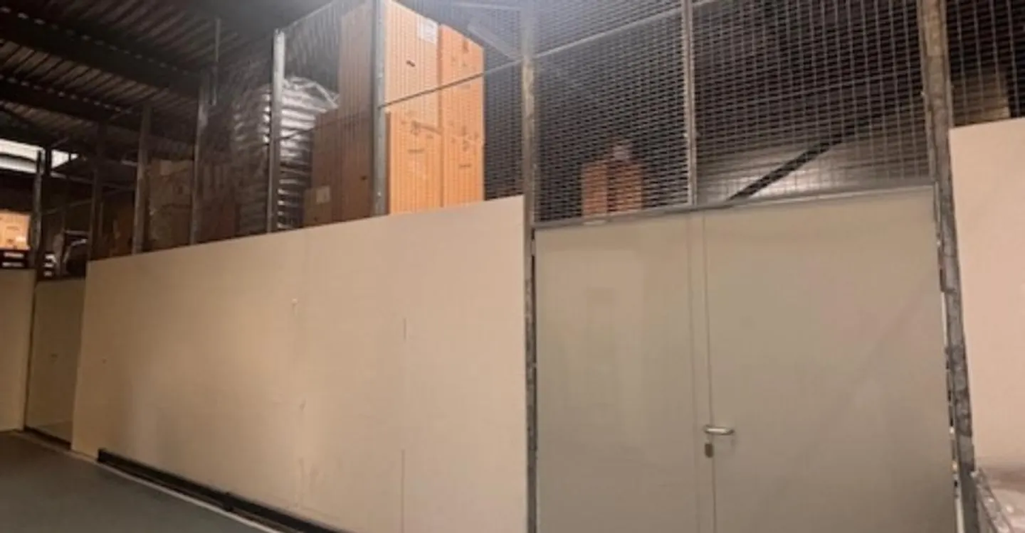 Storage / storage spaces from 106 to 152 m² – divisible – freight elevator and unloading dock - Photo 1 of 5