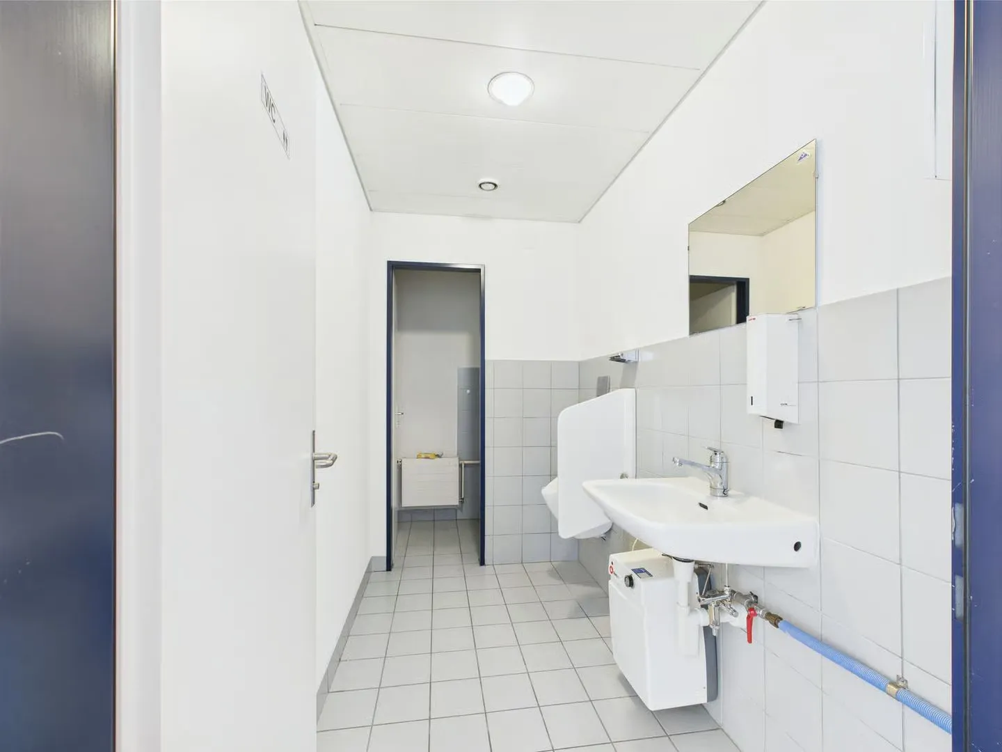 350m2 bright commercial space with integrated offices - Photo 6 of 13