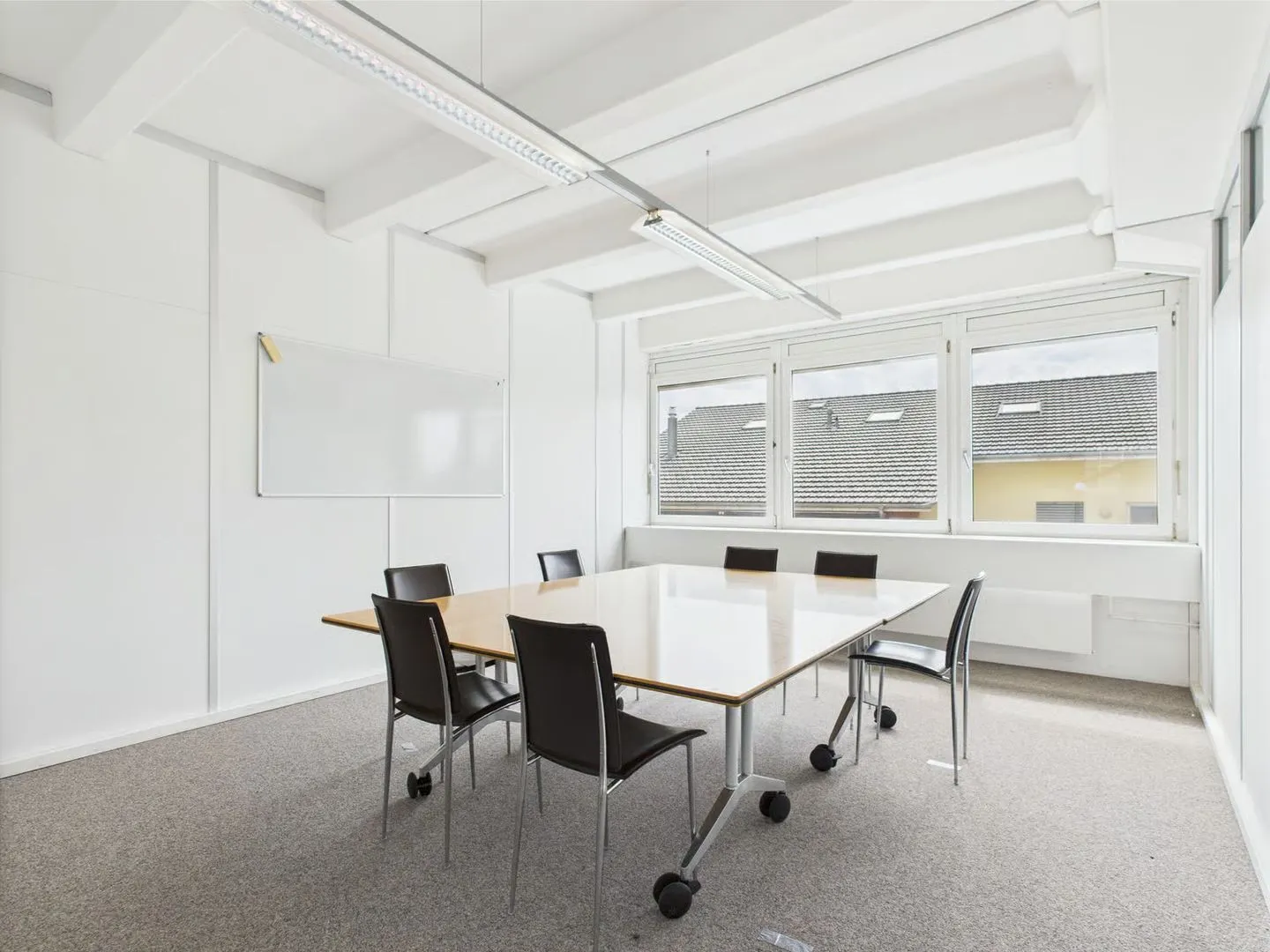 350m2 bright commercial space with integrated offices - Photo 8 of 13