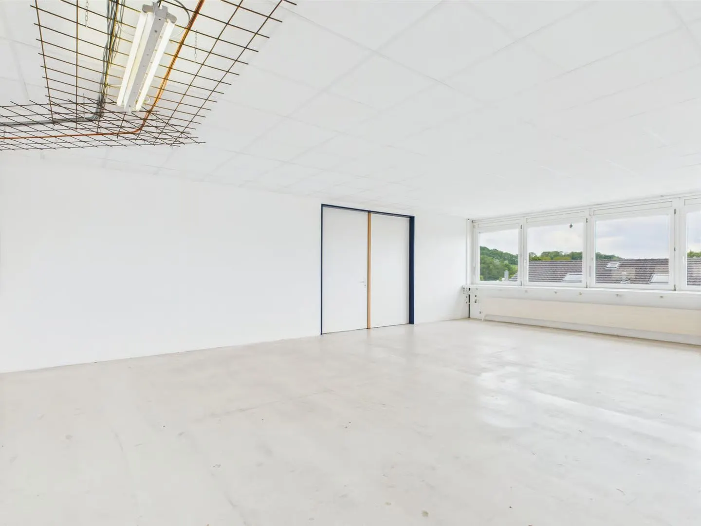 350m2 - Modern and bright commercial space on the 2nd floor with great views - Photo 4 of 13