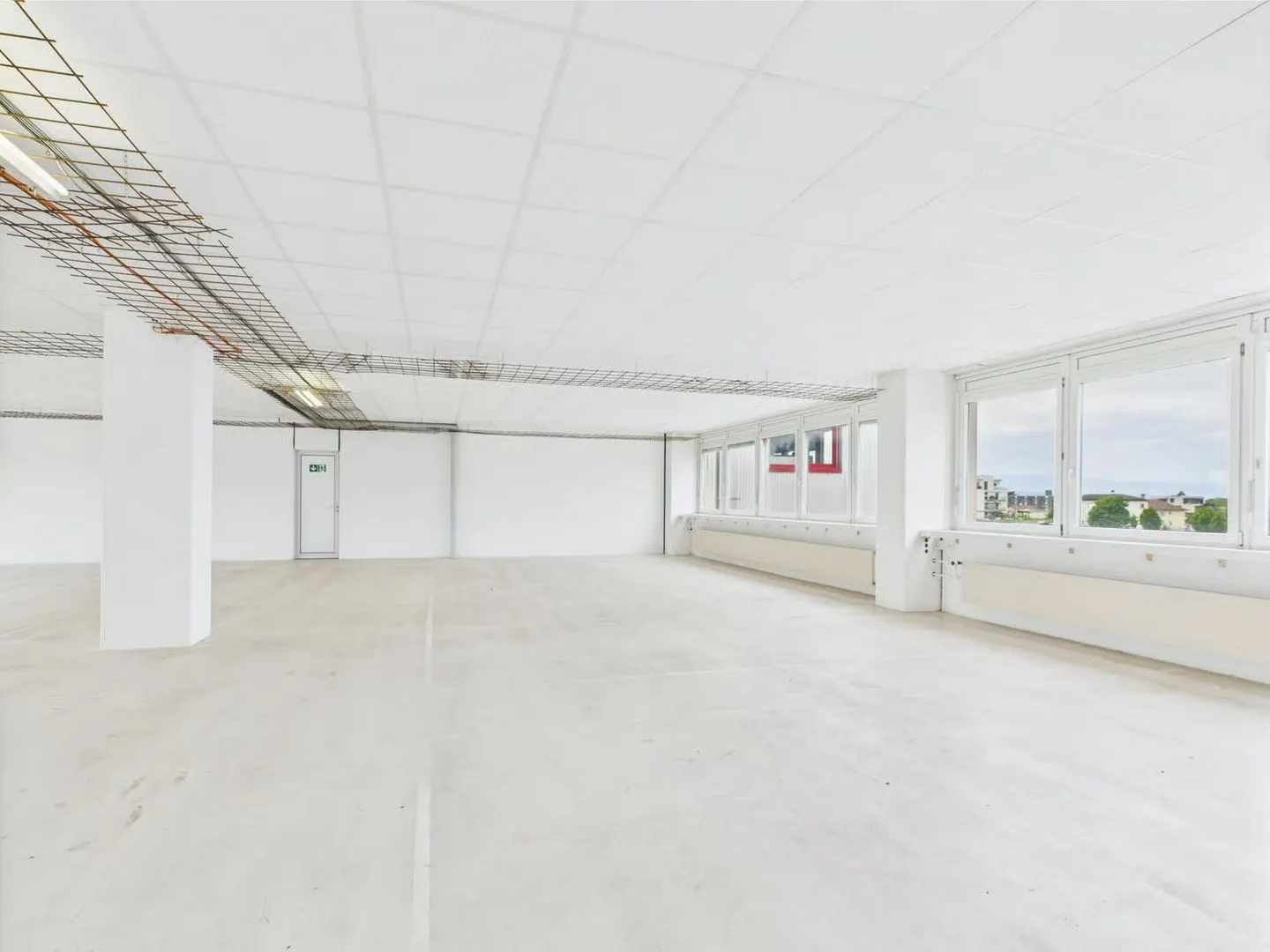 350m2 - Modern and bright commercial space on the 2nd floor with great views - Photo 6 of 13