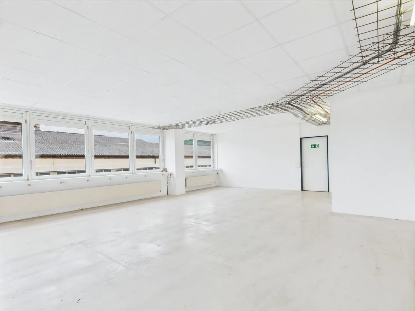 350m2 - Modern and bright commercial space on the 2nd floor with great views - Photo 5 of 13