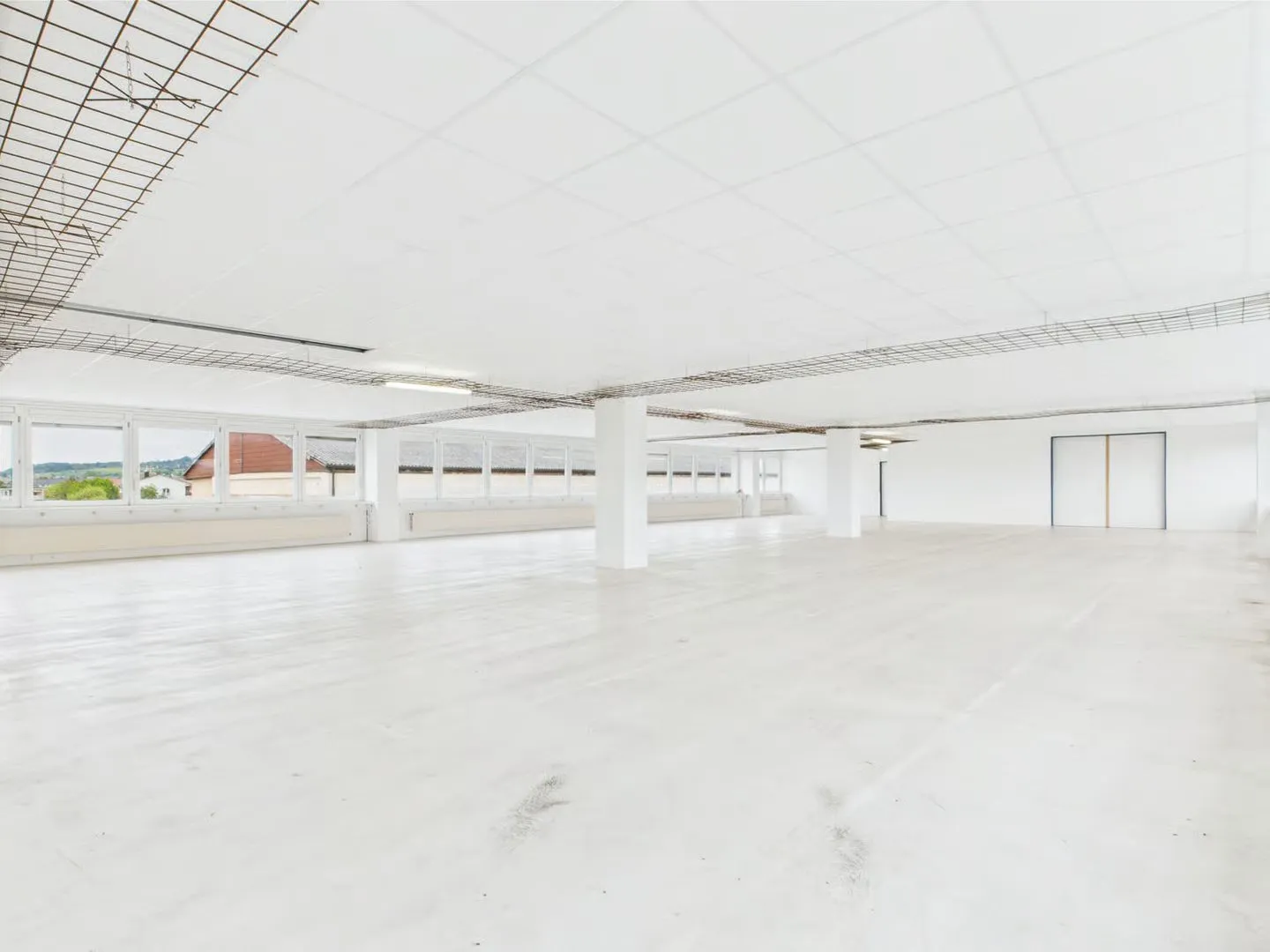 350m2 - Modern and bright commercial space on the 2nd floor with great views - Photo 13 of 13