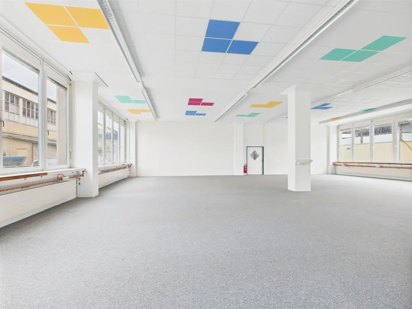 Airy and bright office space on the ground floor in Murten - Photo 5 of 9