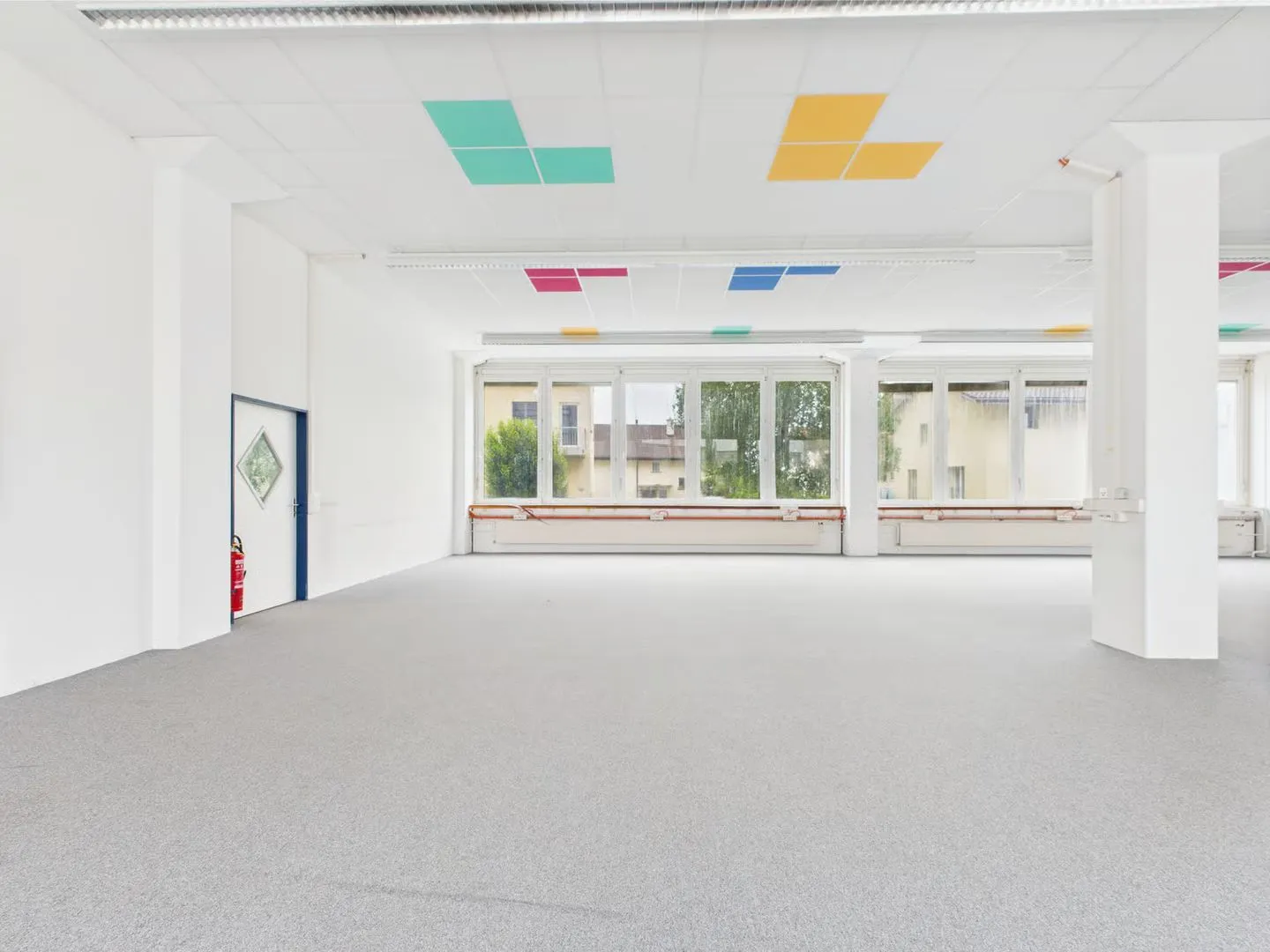 Airy and bright office space on the ground floor in Murten - Photo 7 of 9