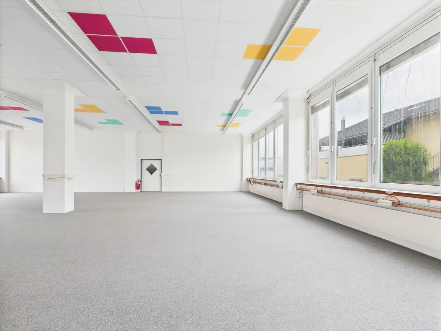Airy and bright office space on the ground floor in Murten - Photo 8 of 9