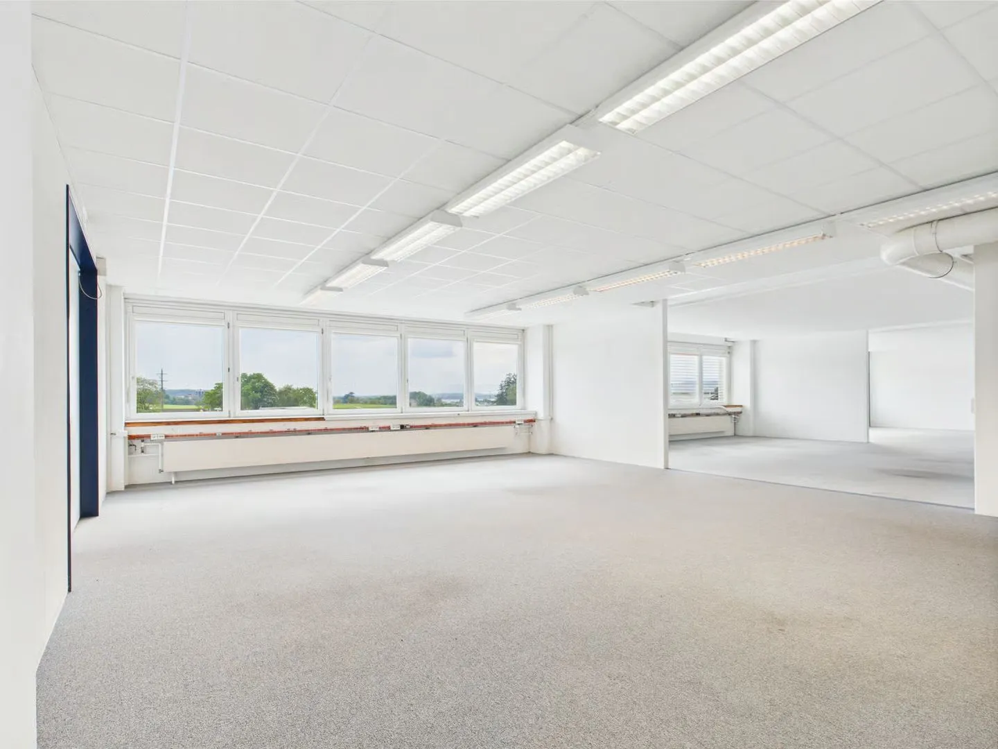 310m2 modern office space on the 2nd floor in Murten - Photo 2 of 13