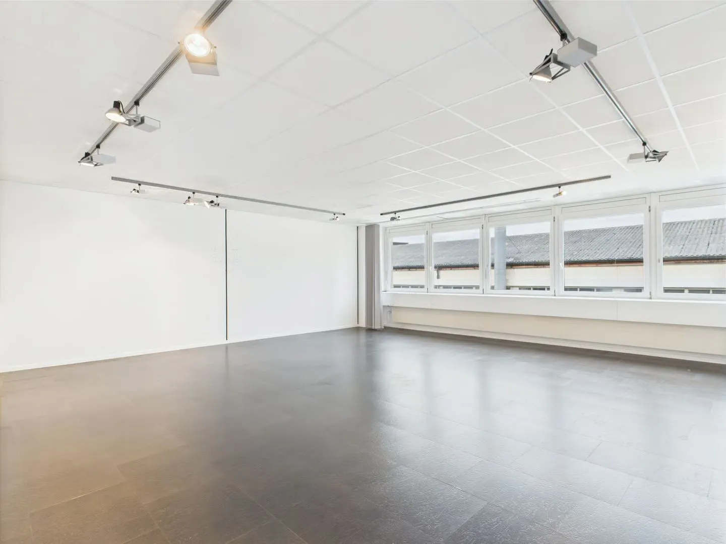 310m2 modern office space on the 2nd floor in Murten - Photo 5 of 13