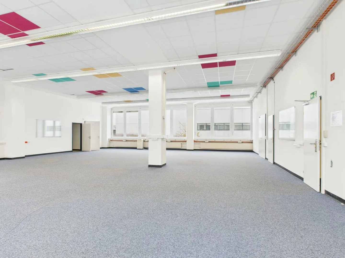 350m2 versatile office space (practice, daycare, physiotherapy) - Photo 3 of 11