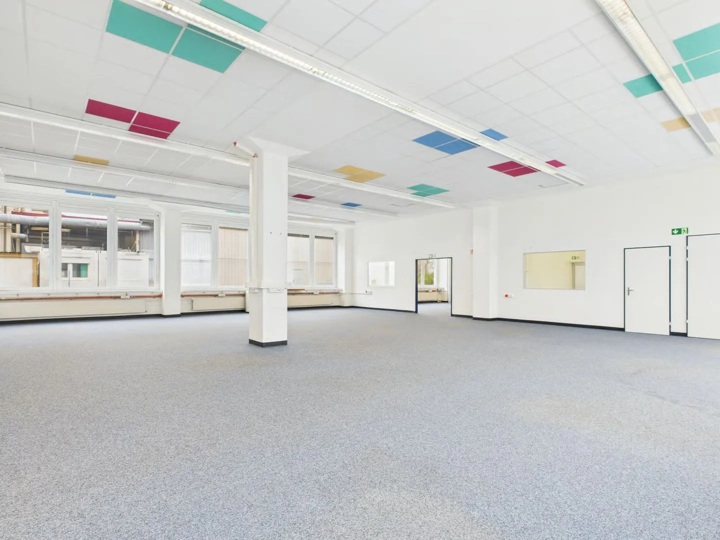 350m2 versatile office space (practice, daycare, physiotherapy) - Photo 7 of 11