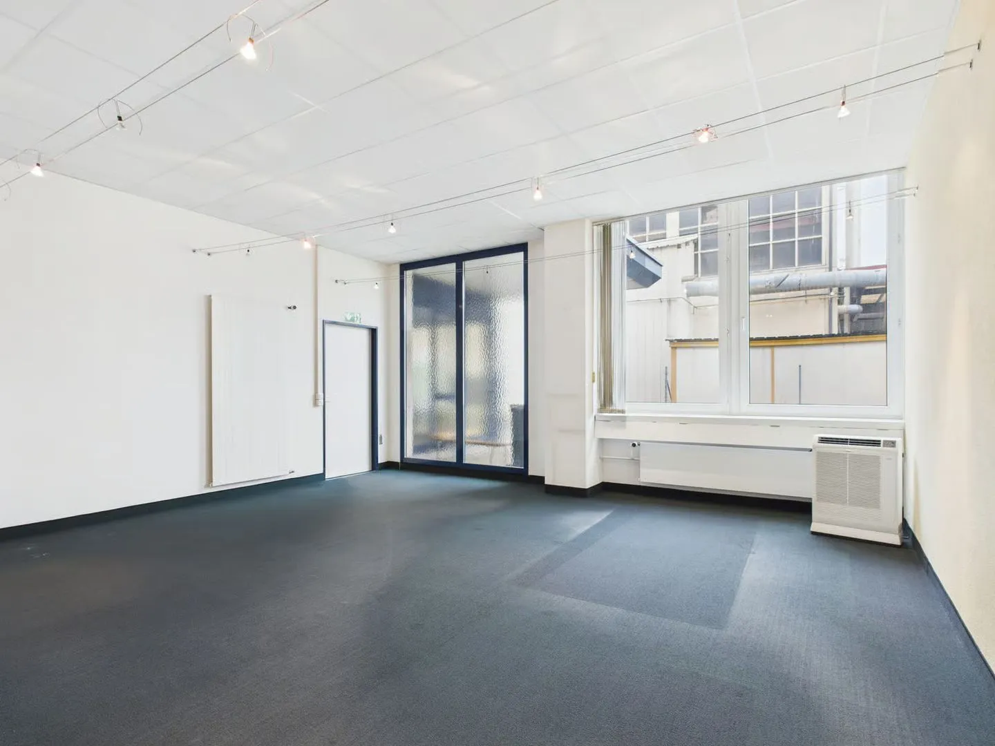350m2 versatile office space (practice, daycare, physiotherapy) - Photo 11 of 11