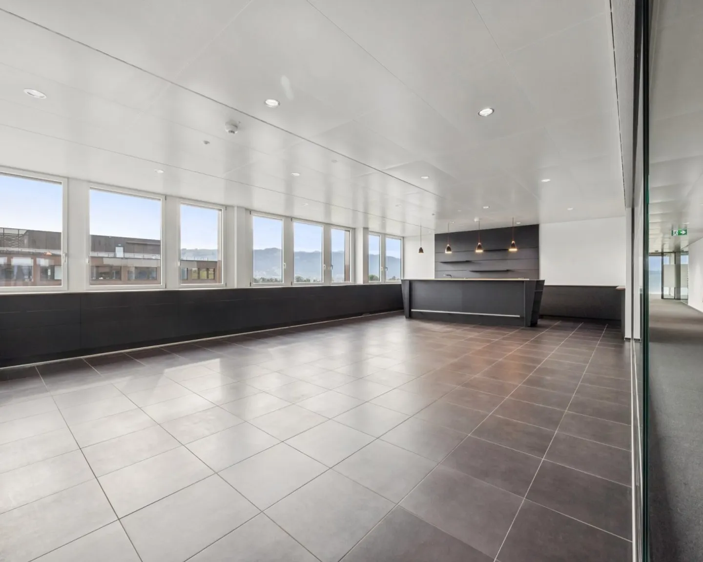 First-class office space with the best view and comfort - Photo 7 of 11