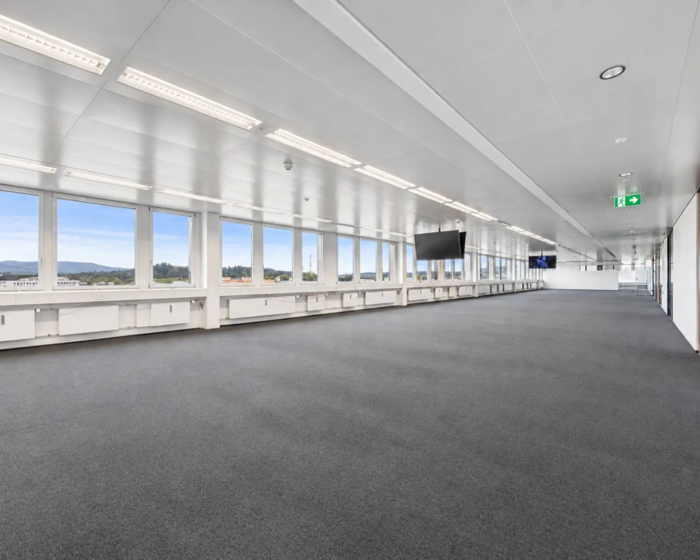 First-class office space with the best view and comfort - Photo 5 of 11