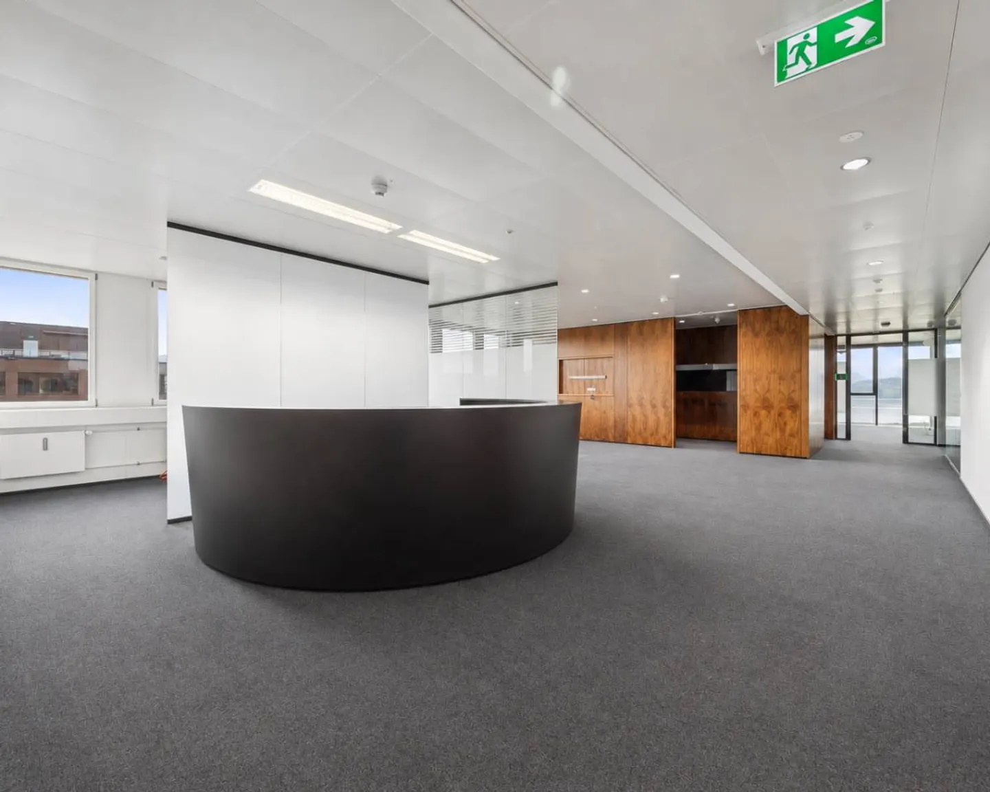 First-class office space with the best view and comfort - Photo 8 of 11