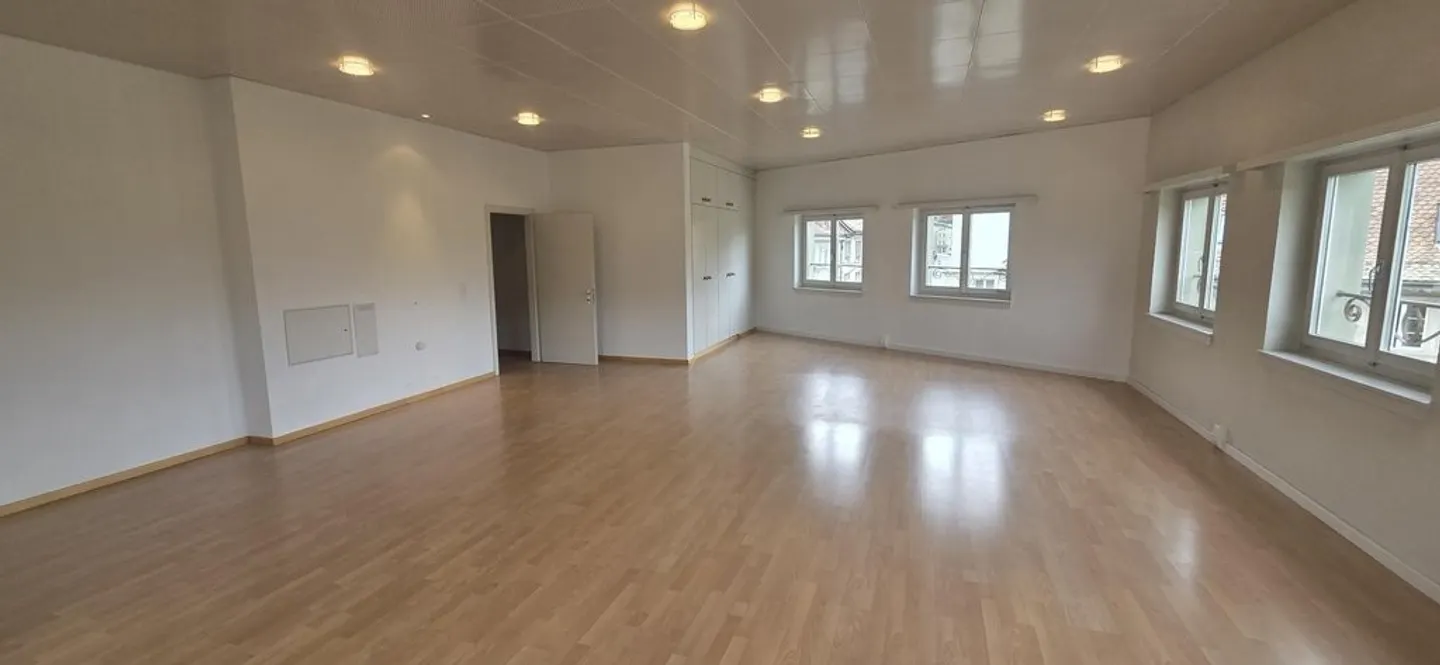 Verwaltungsfläche von 100 m2 - Quartier du Bourg, Fribourg - Foto 3 von 8