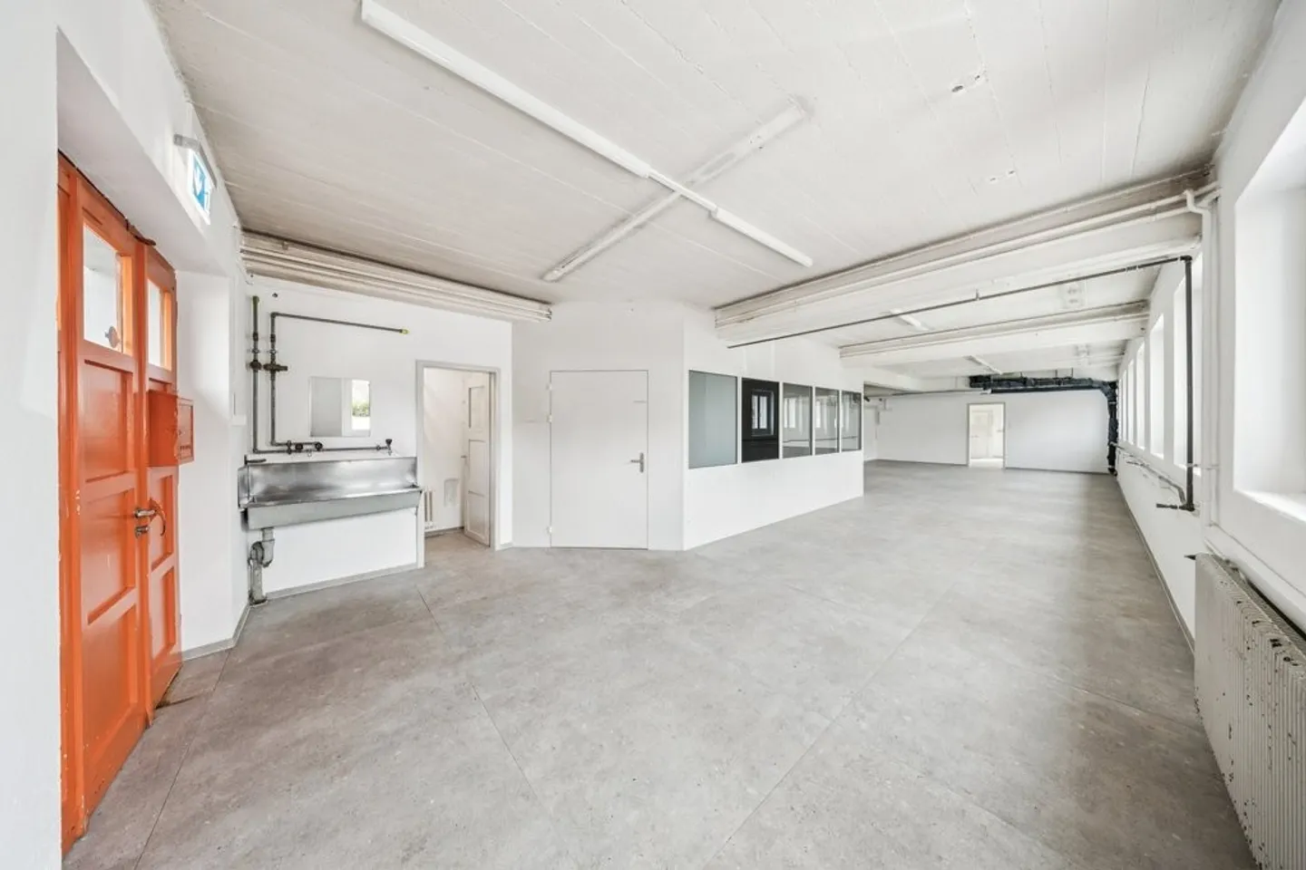 Espace commercial dans un emplacement de choix de 130 m2 / 1 mois gratuit promotion d'automne - Photo 3 sur 12