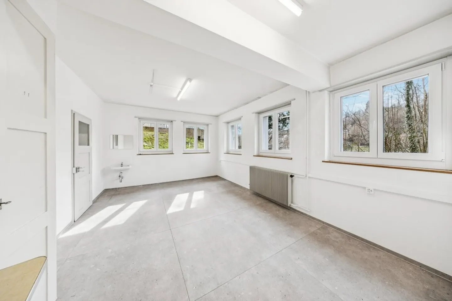 Espace commercial dans un emplacement de choix de 130 m2 / 1 mois gratuit promotion d'automne - Photo 8 sur 12