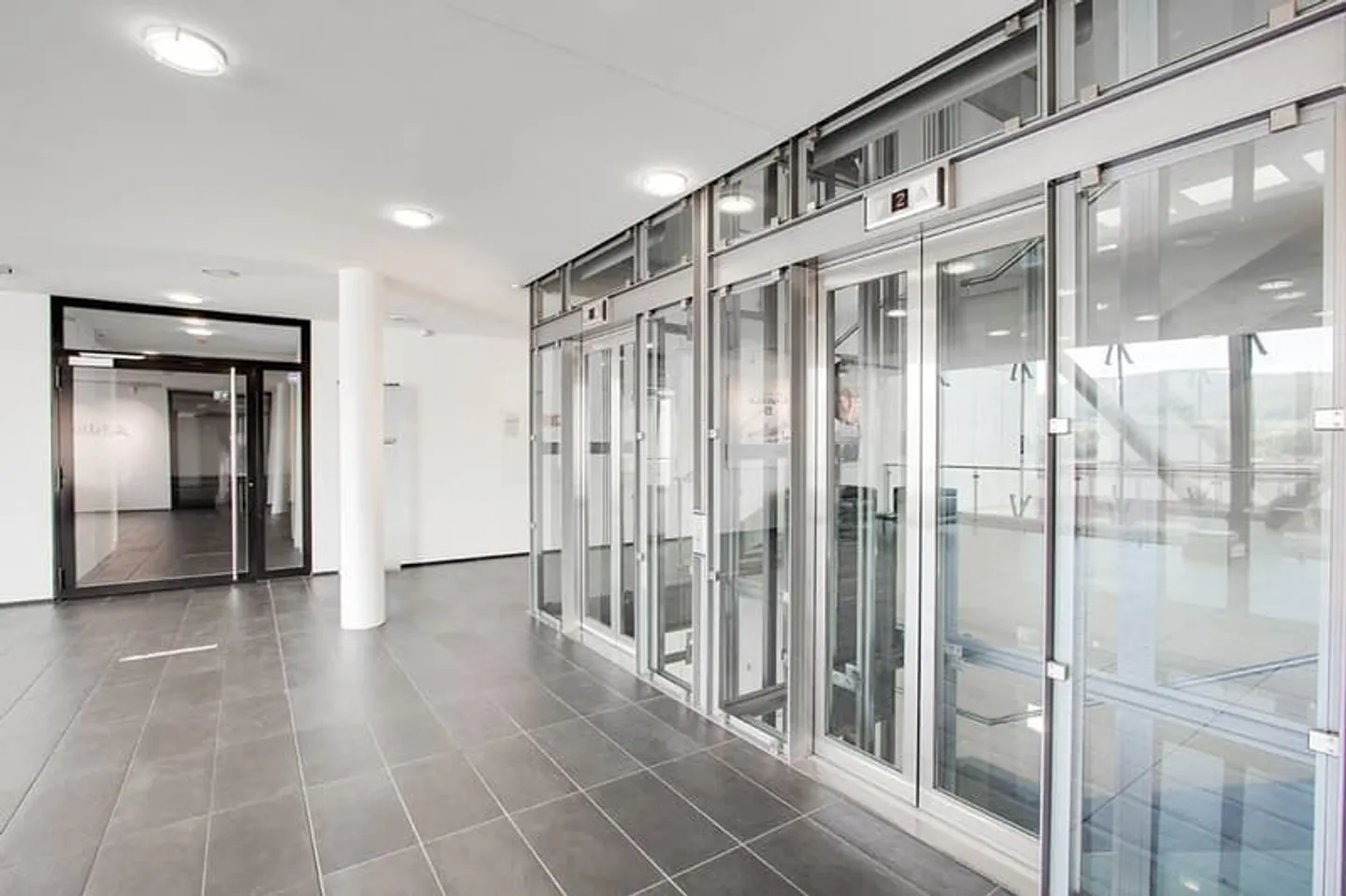 Office/Commercial or Practice Location in a Well-Maintained Property in the Heart of Spreitenbach - Photo 4 of 4