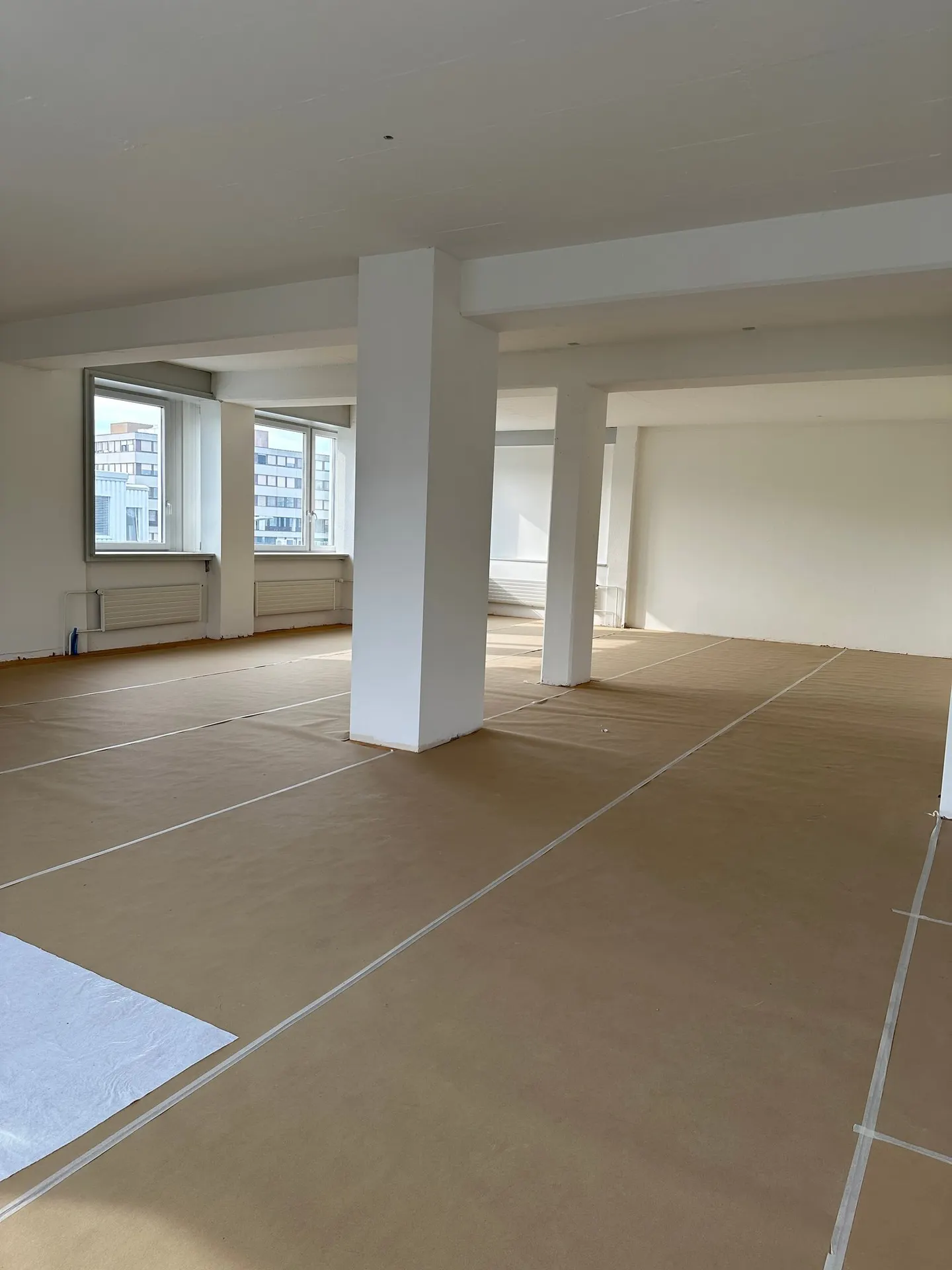 Espace de bureau / commercial dans une zone commerciale et industrielle très fréquentée à Dietlikon - Photo 5 sur 6