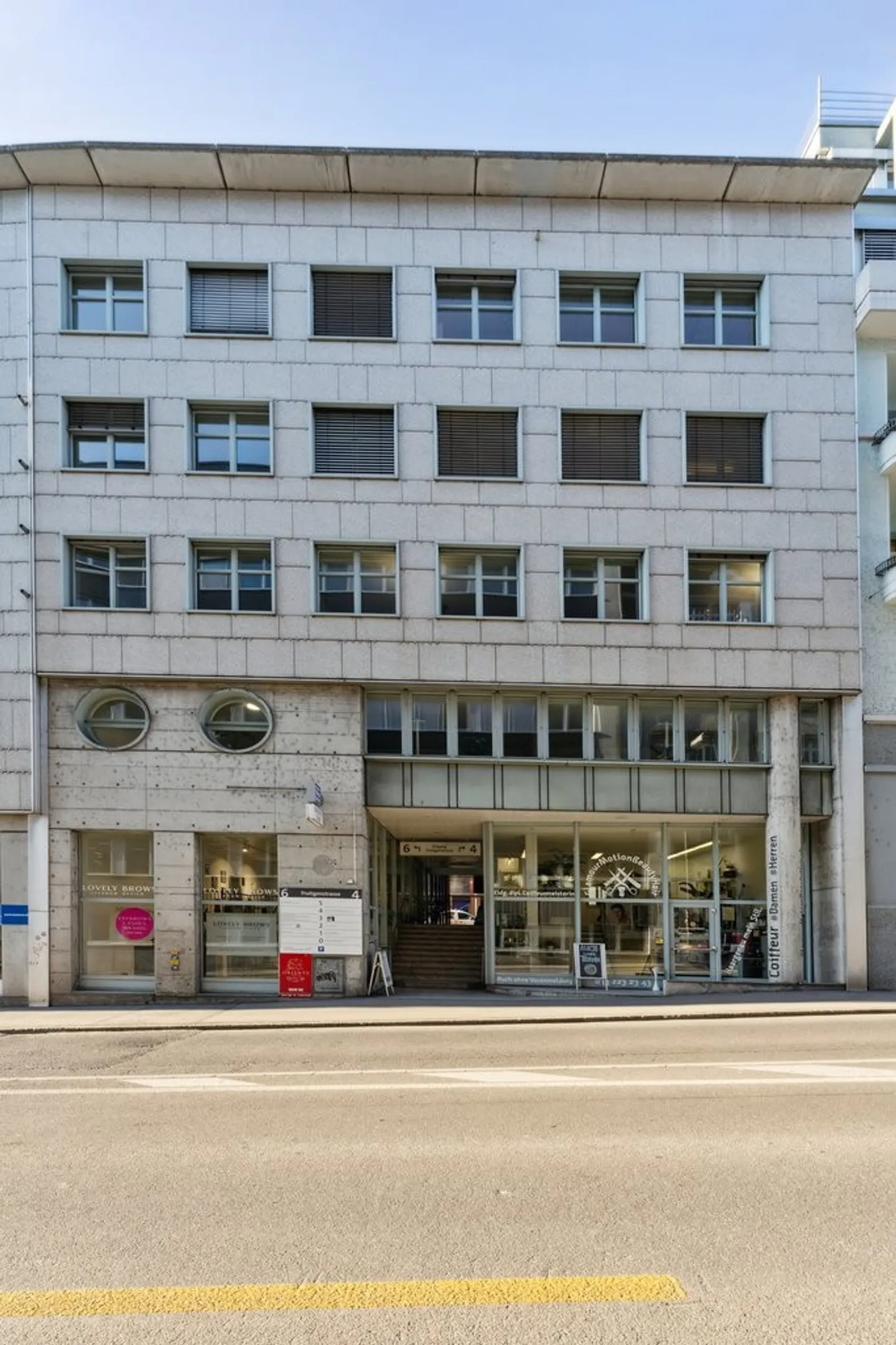 Salle de stockage de 45 m² au 1er sous-sol, située au centre de Thun - Photo 1 sur 1