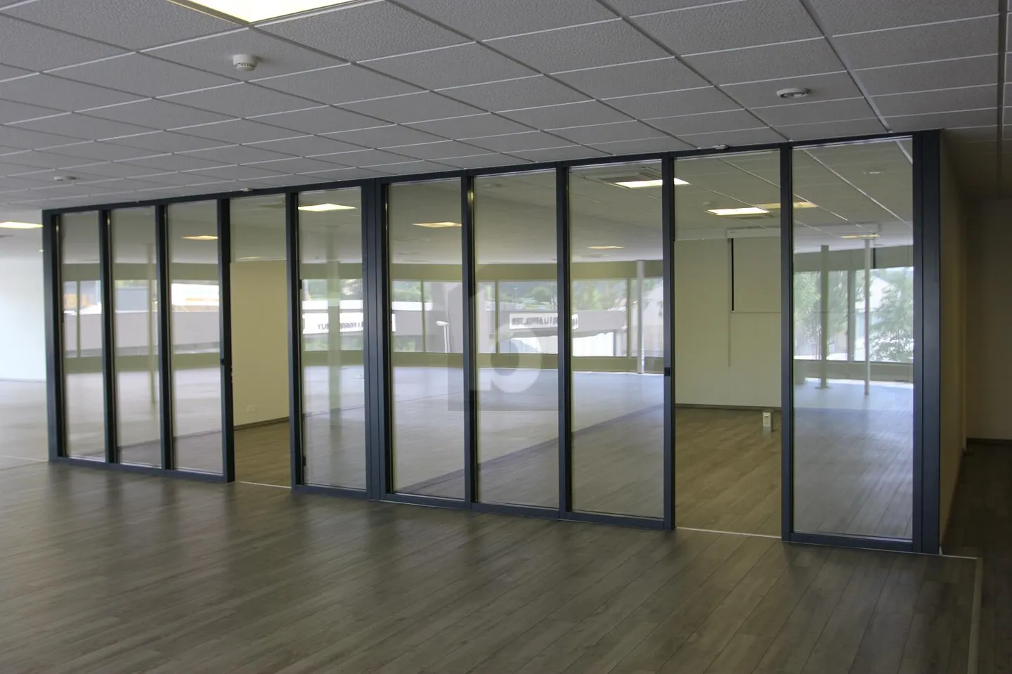 SPAZIO UFFICIO MODERNO - Foto 3 di 6