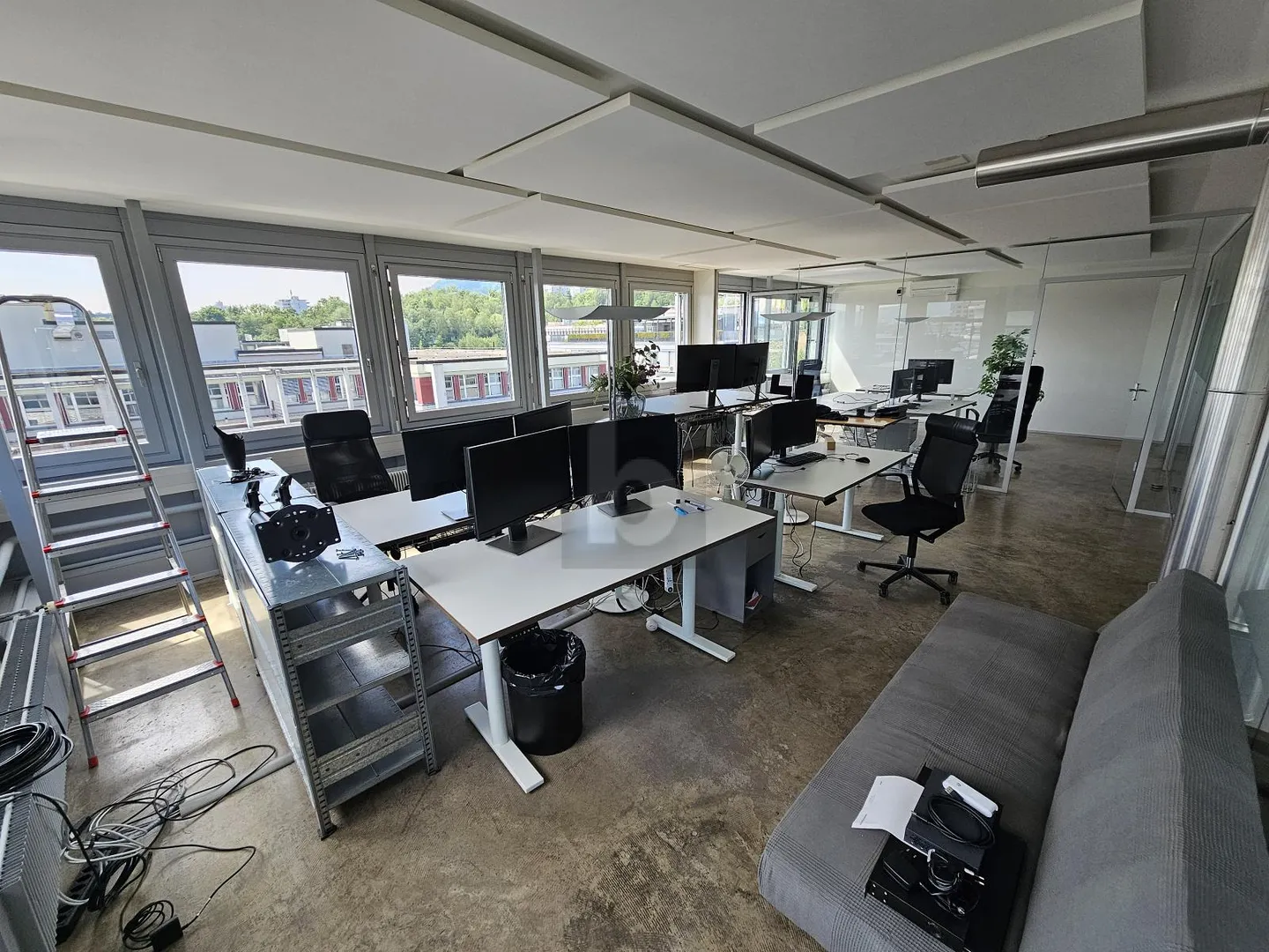 MODERN WITH LOTS OF LIGHT AND SPACE - Photo 4 of 6