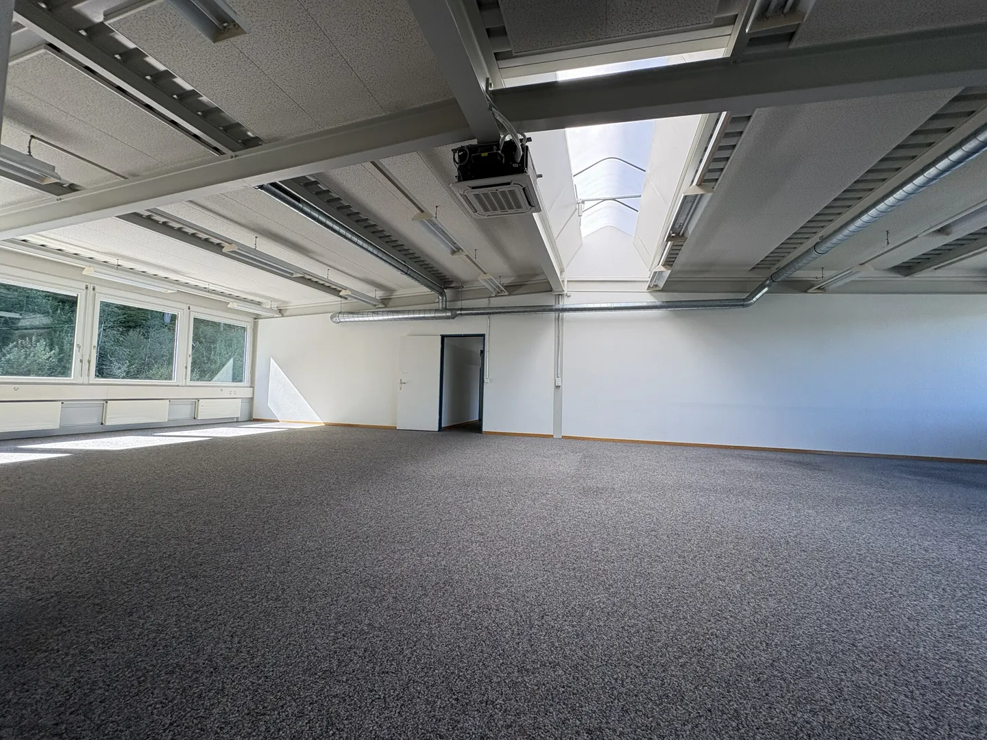 Espace de bureau spacieux à Niederwangen - Photo 8 sur 11