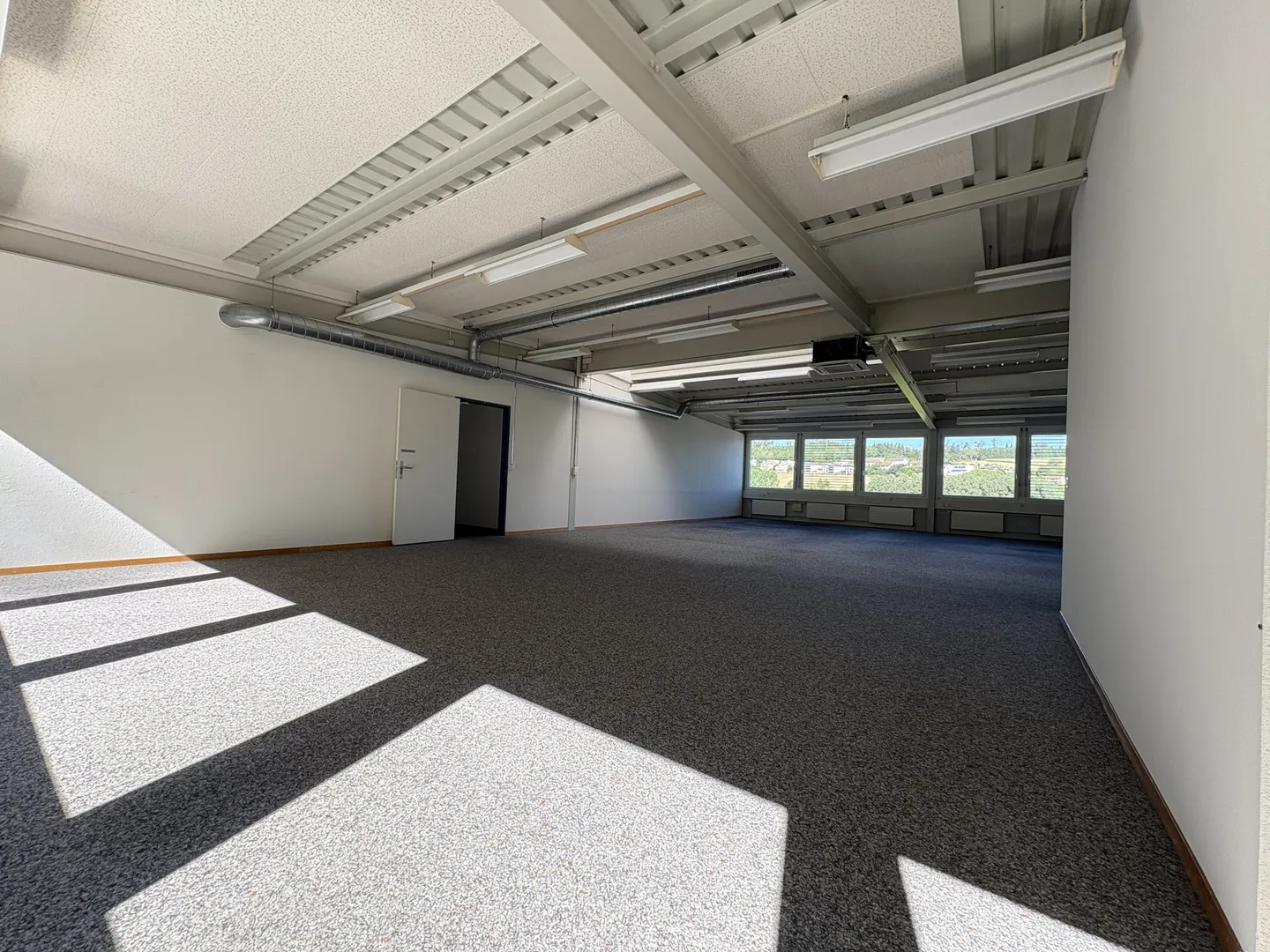 Espace de bureau spacieux à Niederwangen - Photo 9 sur 11