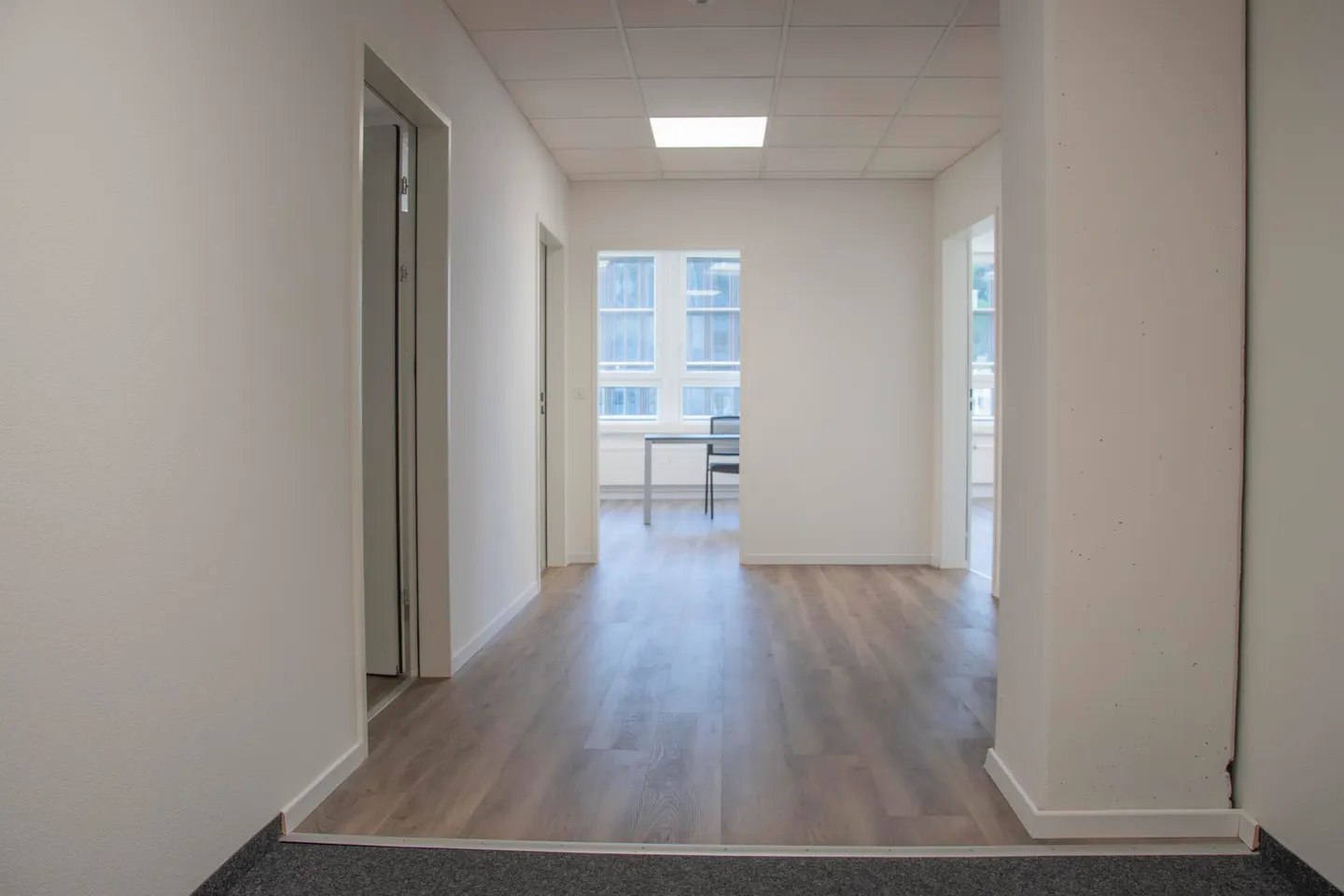 Espace de bureau polyvalent à Ittigen - Photo 5 sur 10
