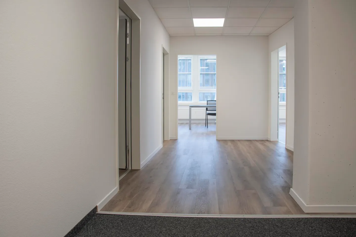 Espace de bureau polyvalent à Ittigen - Photo 6 sur 10