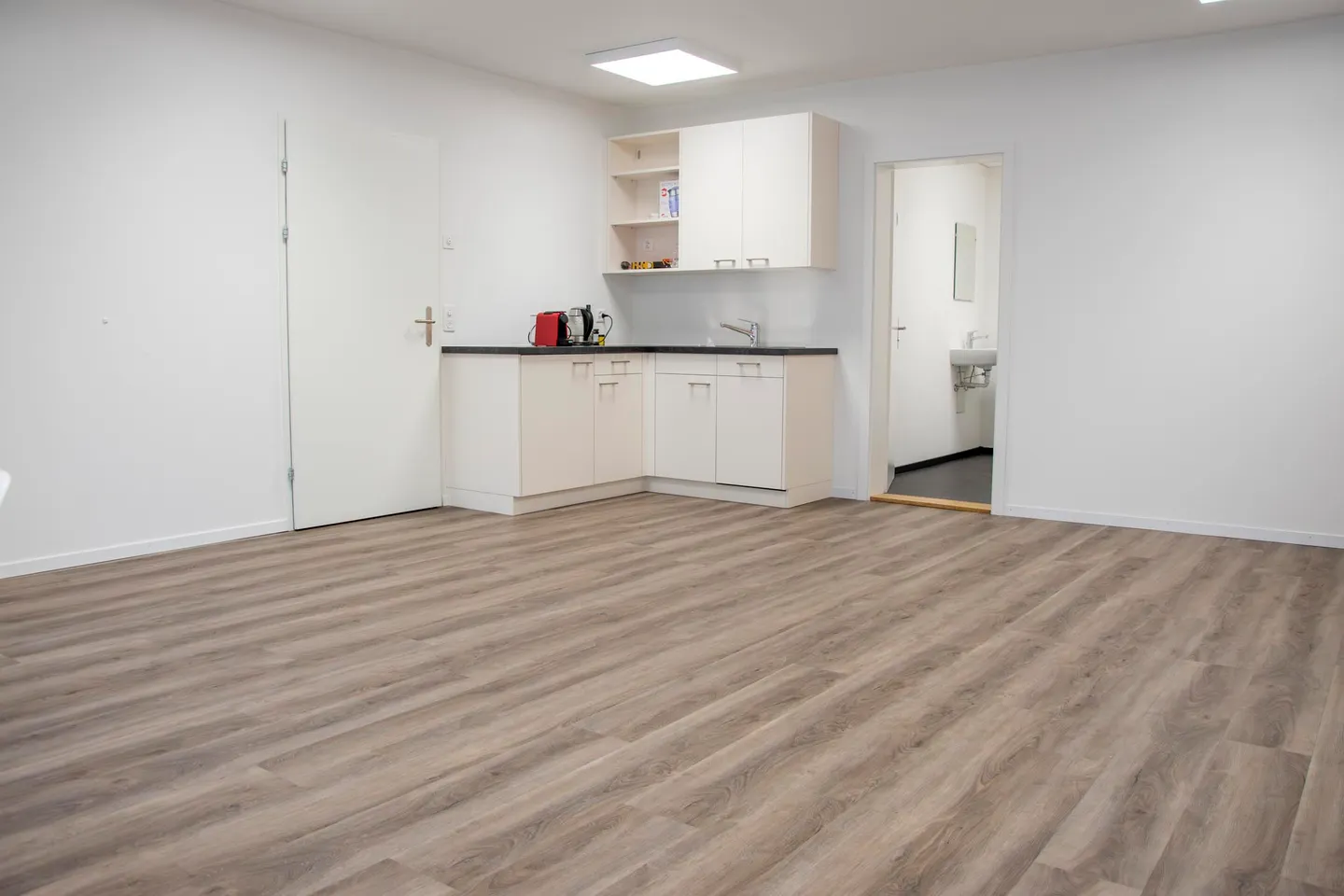 Espace de bureau polyvalent à Ittigen - Photo 8 sur 10