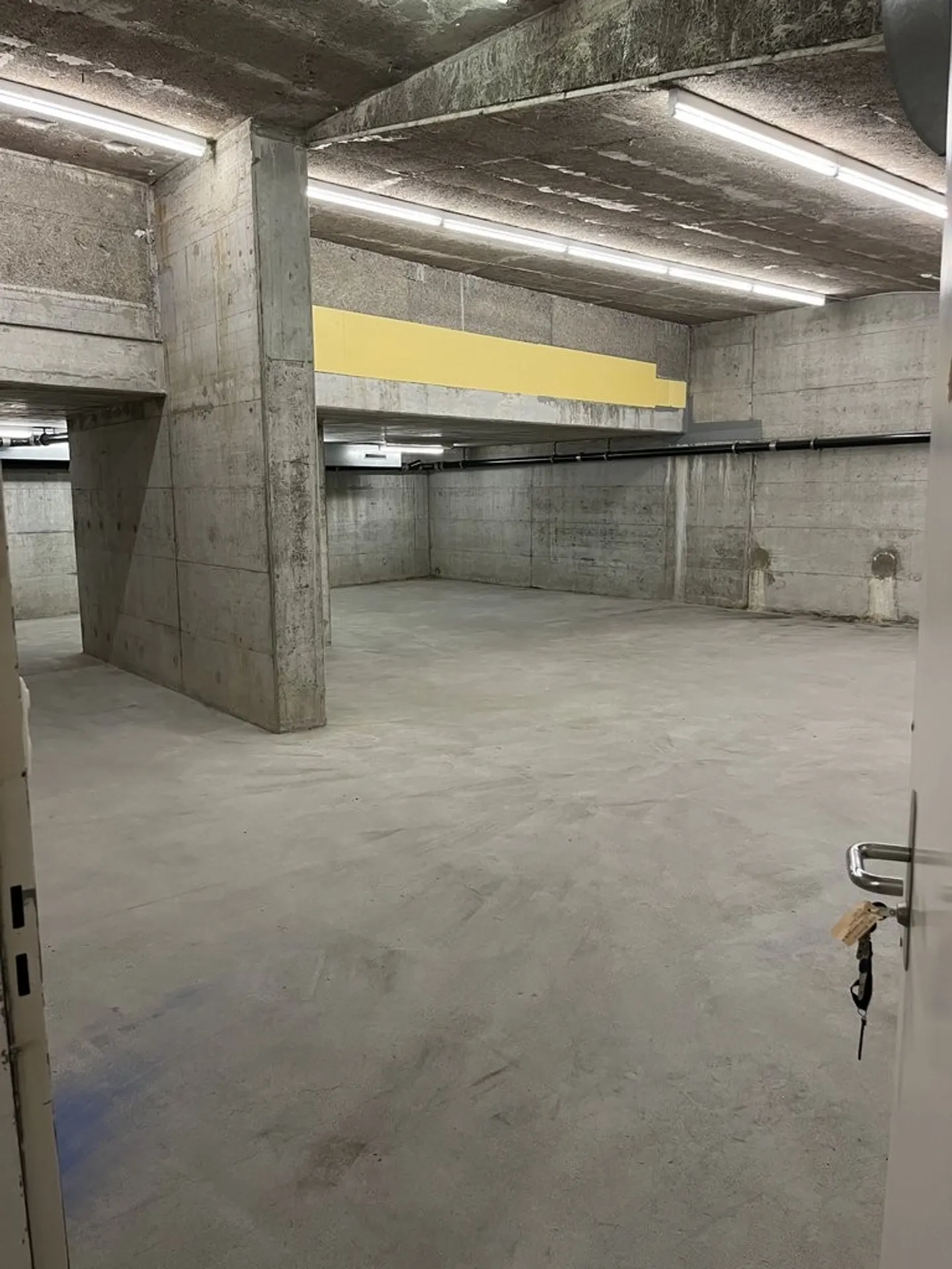 Espace de stockage 141m2 à louer à un emplacement central Maison Flora - Photo 3 sur 9