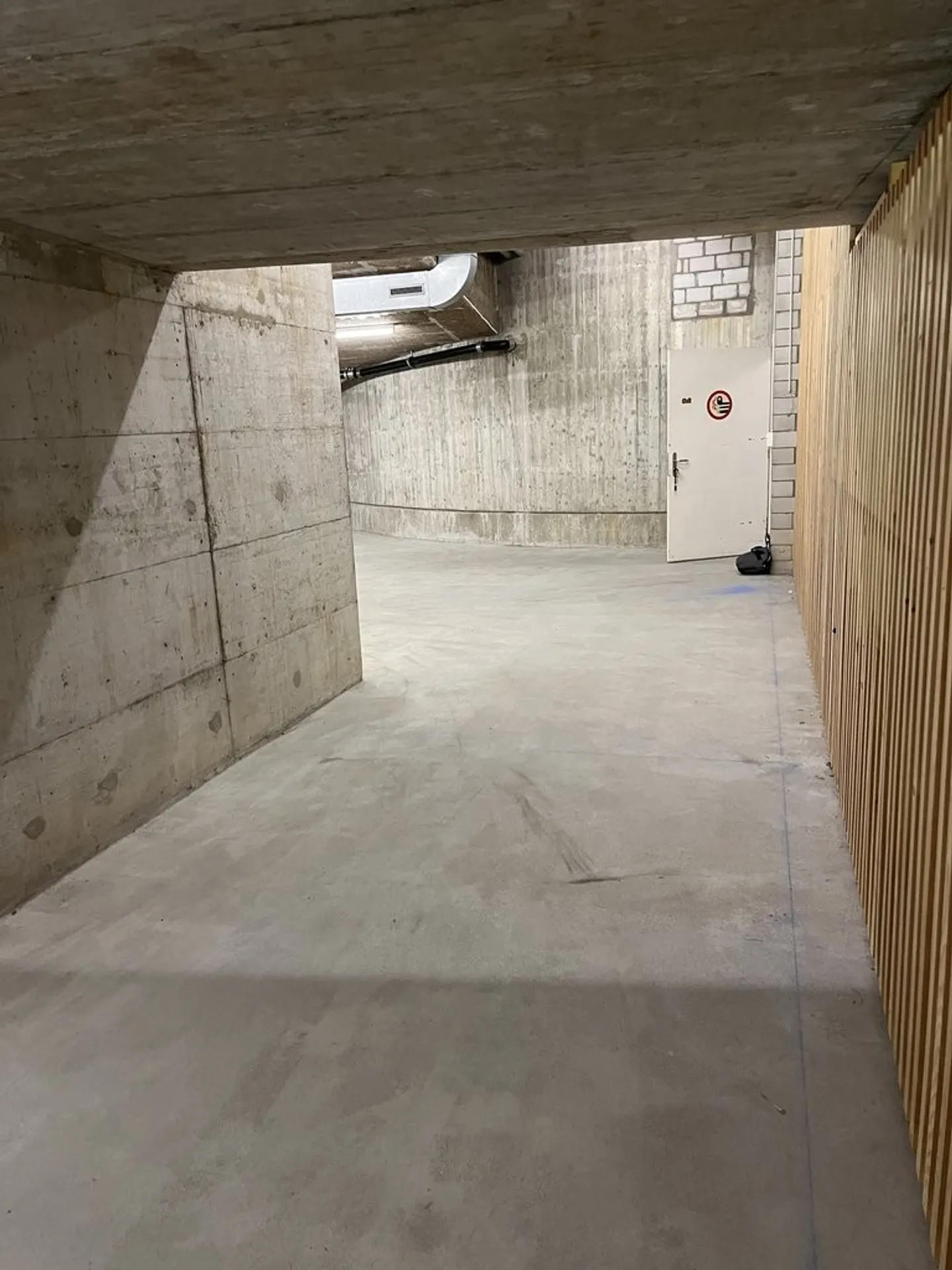Espace de stockage 141m2 à louer à un emplacement central Maison Flora - Photo 5 sur 9