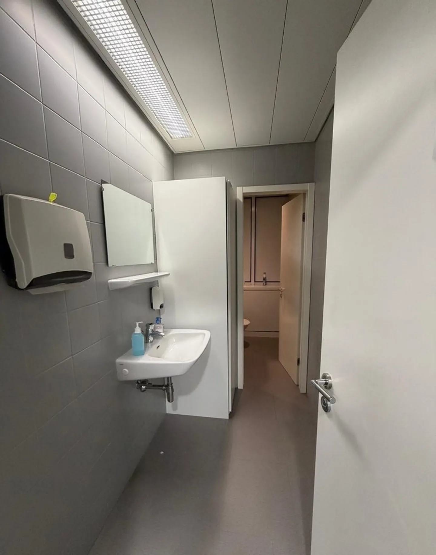 Spacious office in a strategic location in Lugano - Photo 5 of 6