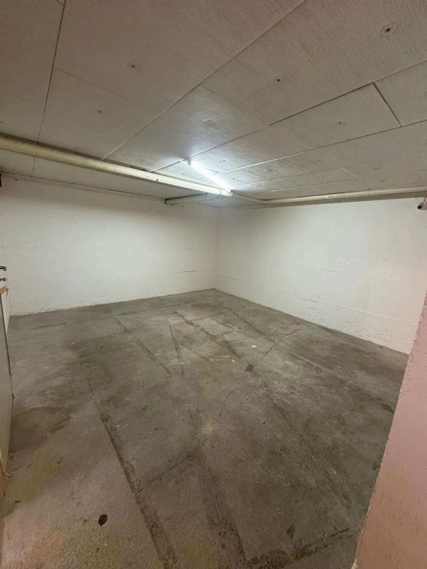 Craft room for rent in Buchs ZH! - Photo 4 of 4