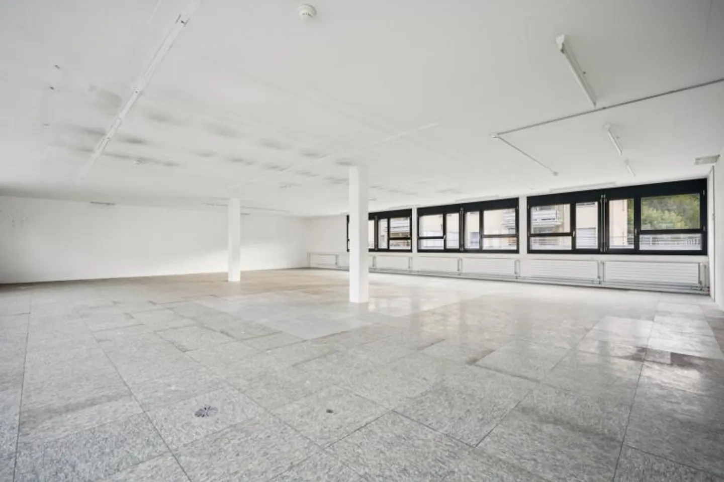 Swisscom Zofingen - Photo 5 of 8