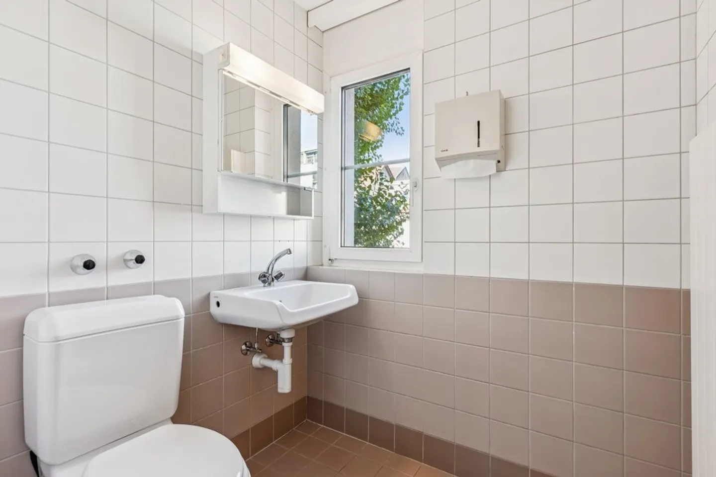 Ruhiger Büroraum an attraktiver Lage - Foto 6 von 6