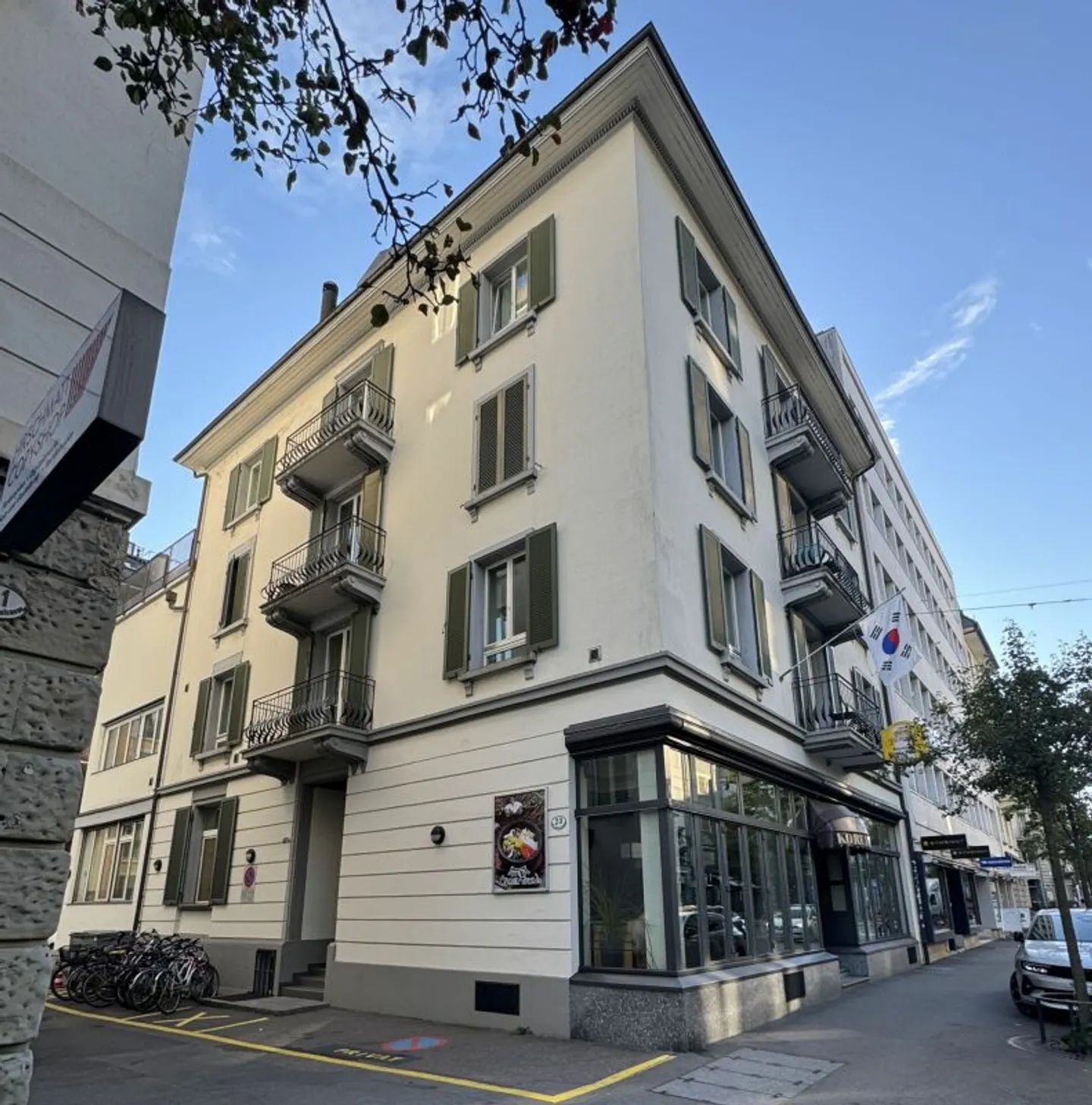 Zentrale Büroräumlichkeit im Herzen der Luzerner Neustadt - Photo 1 of 10