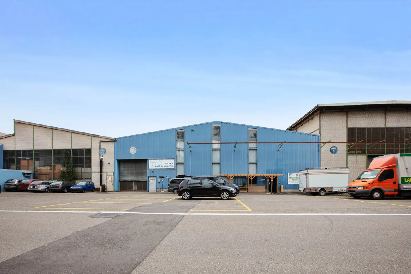 Large Industrial Hall in Würenlingen - Photo 3 of 3