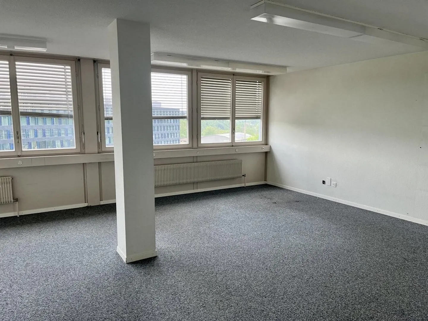 Appartement urbain ensoleillé de 6 pièces avec vue sur les Alpes (à durée limitée) - Photo 2 sur 7