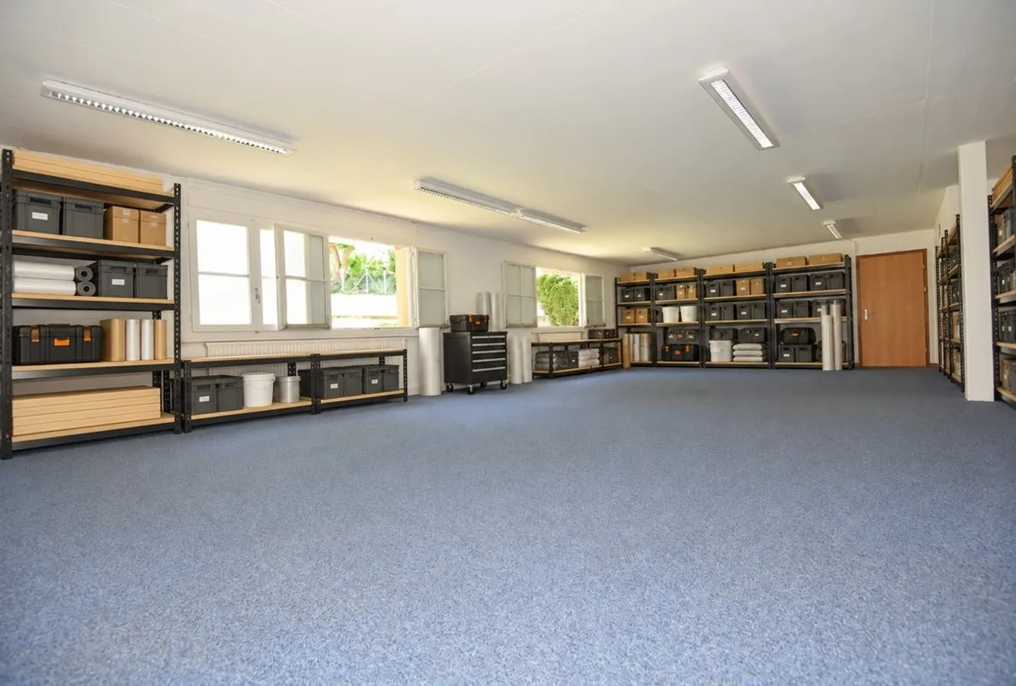Votre matériel mérite de l'espace ! Dépôt de 86 m2 - Photo 1 of 9