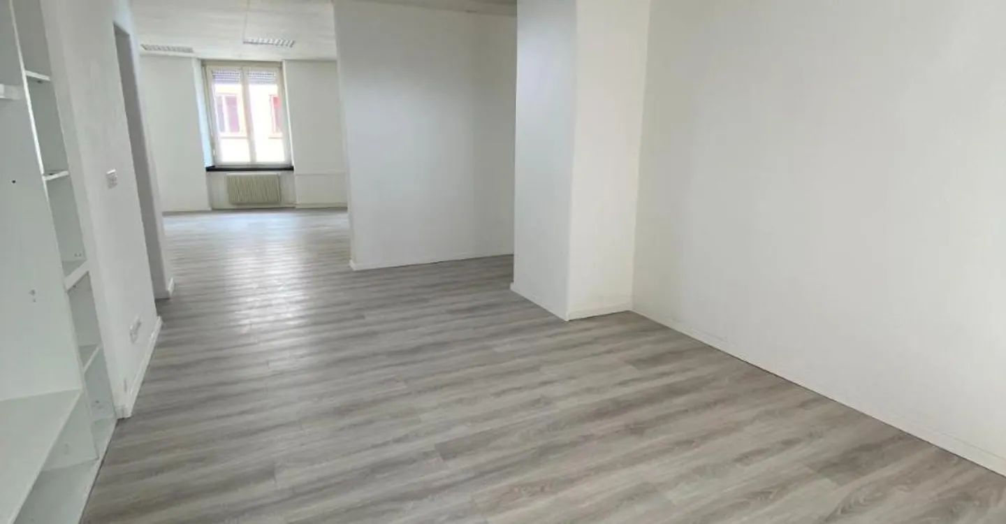 Very nice offices / commercial premises of 90 m2 in Delémont - Photo 2 of 11