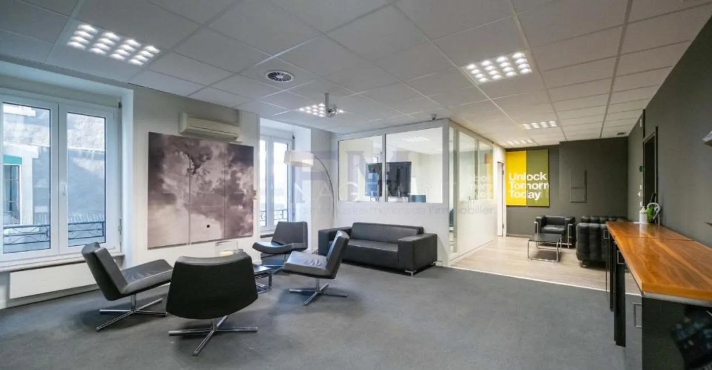 Rue des Alpes ? Büros von ca. 244 m² im 2. Stock - Foto 1 von 13