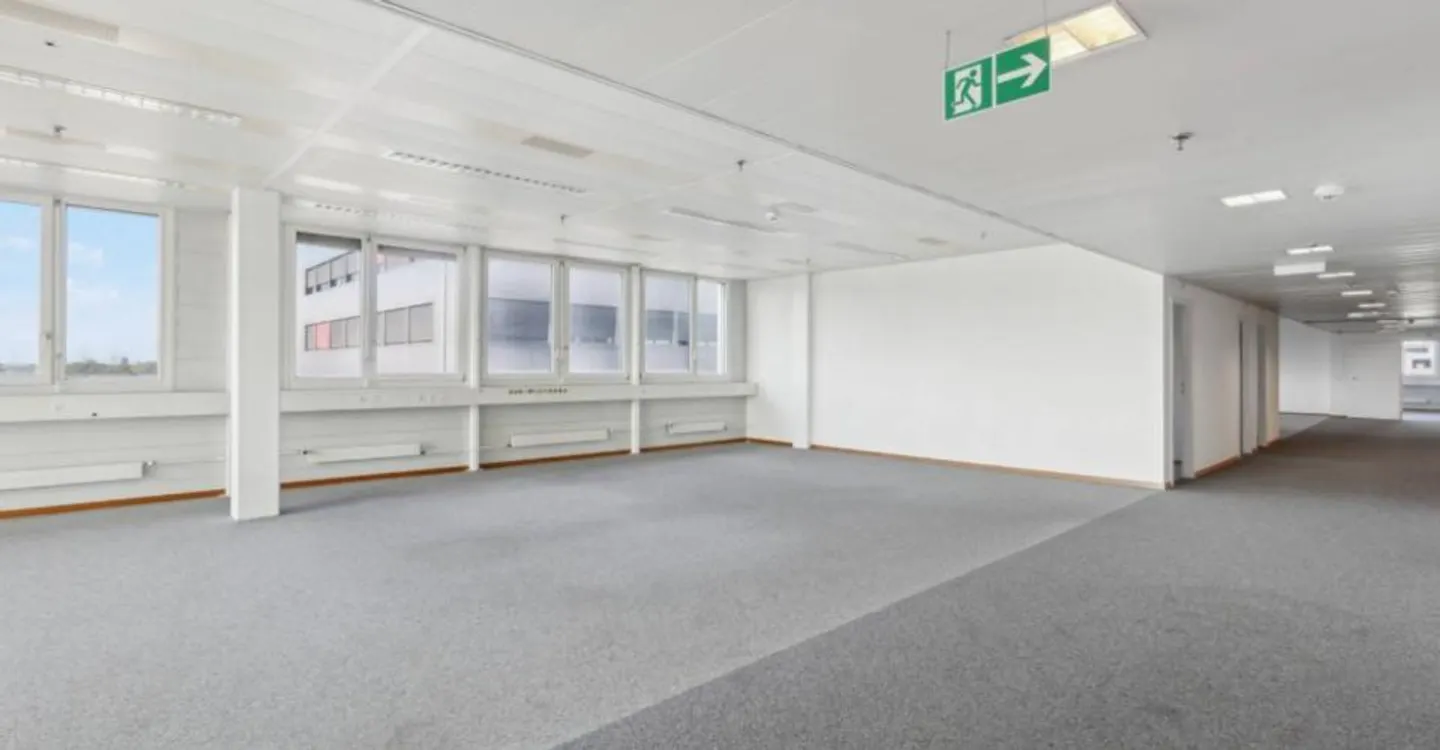 Furnished offices of 1,082m2 on the 4th floor - Photo 3 of 13