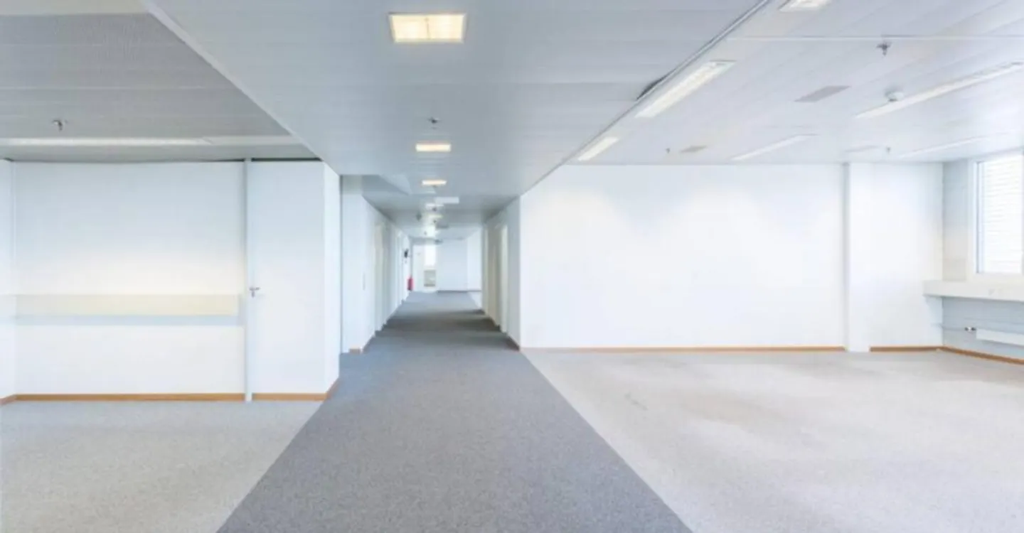 Furnished offices of 1,082m2 on the 4th floor - Photo 2 of 13