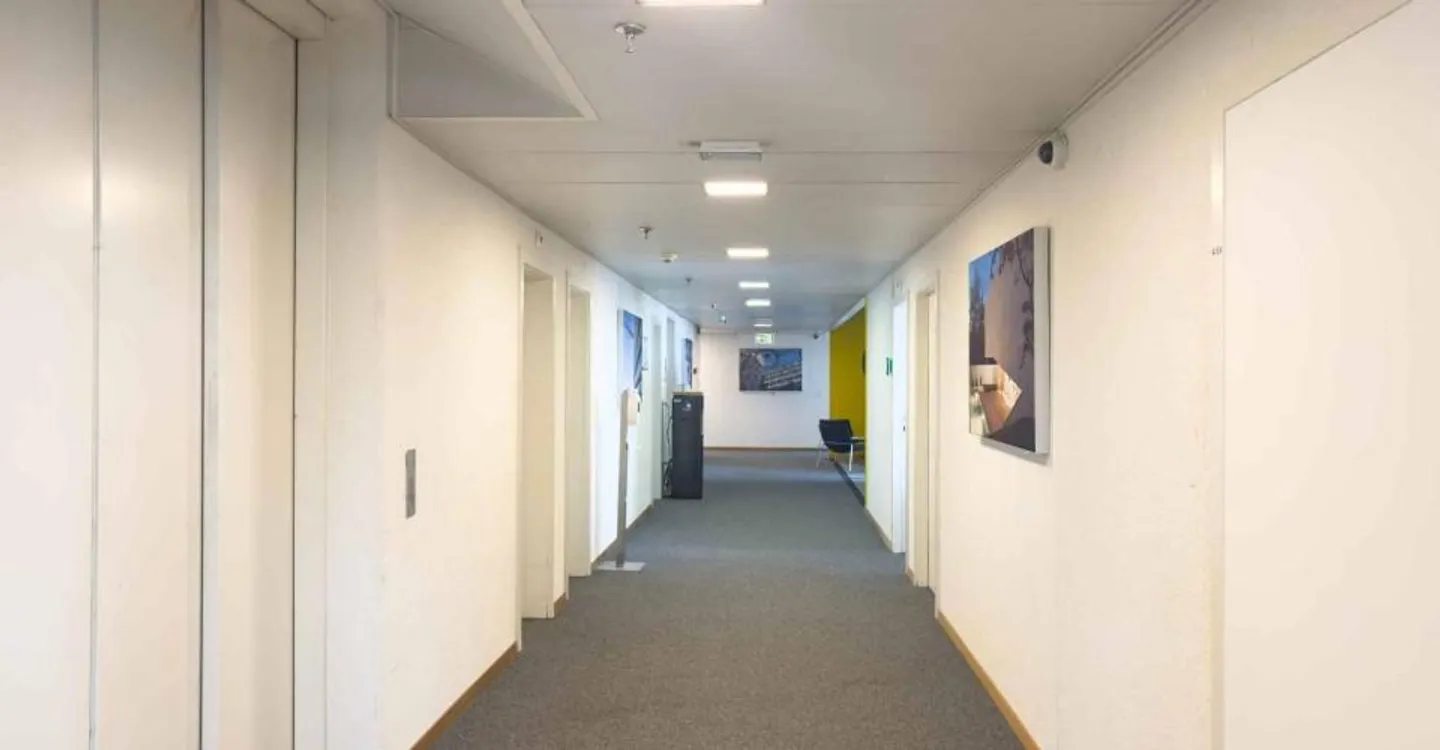 Furnished offices of 1,082m2 on the 4th floor - Photo 10 of 13