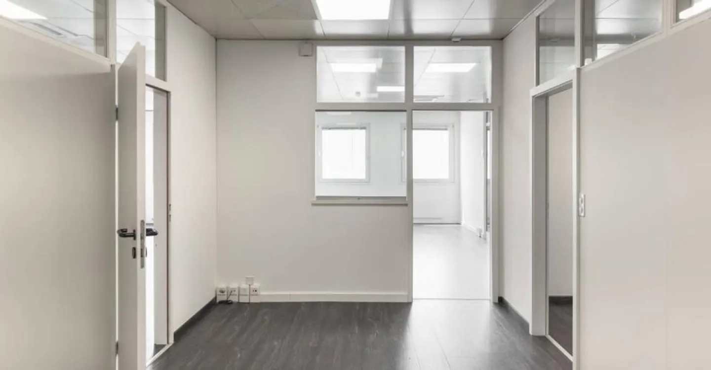 Büro-Werkstattfläche von 337m2 in Satigny - Foto 4 von 12